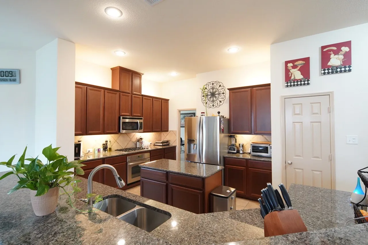 Single Family Residence For Rent in Tarrant County , 4508 Fox Rio Trail, Arlington, Texas 76017, 3 Bedroom, 2 Bathroom, 2 Garage spaces, 2,558 Sqft, built in 2010, Preowned, Price $2,550, mls#21260850, Real Estate Agent in Arlington, Homes For Rent in Tarrant county, Homes For Rent in Arlington, Realtor in Arlington Texas, Real Estate Brokerage Independent Realty Texas, Luminita Cordes Realtor
