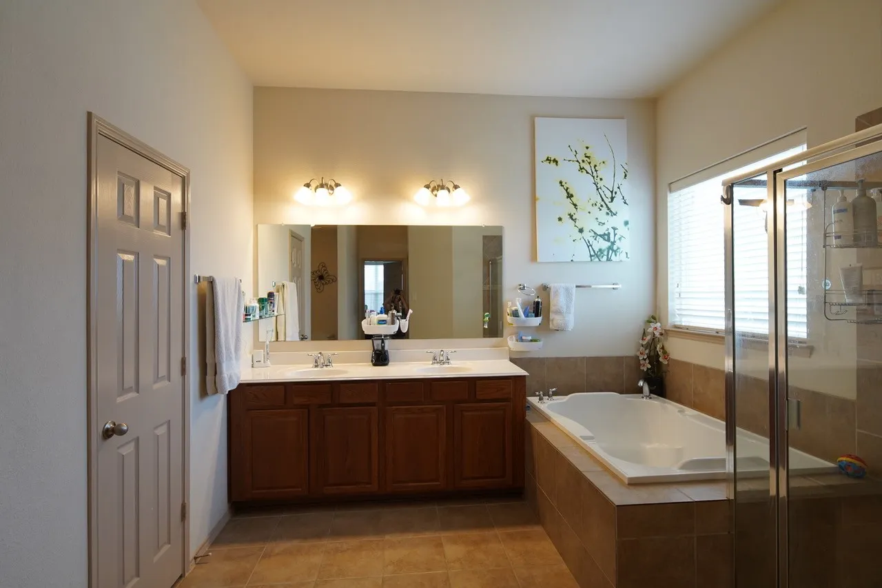 Single Family Residence For Rent in Tarrant County , 4508 Fox Rio Trail, Arlington, Texas 76017, 3 Bedroom, 2 Bathroom, 2 Garage spaces, 2,558 Sqft, built in 2010, Preowned, Price $2,550, mls#21260850, Real Estate Agent in Arlington, Homes For Rent in Tarrant county, Homes For Rent in Arlington, Realtor in Arlington Texas, Real Estate Brokerage Independent Realty Texas, Luminita Cordes Realtor