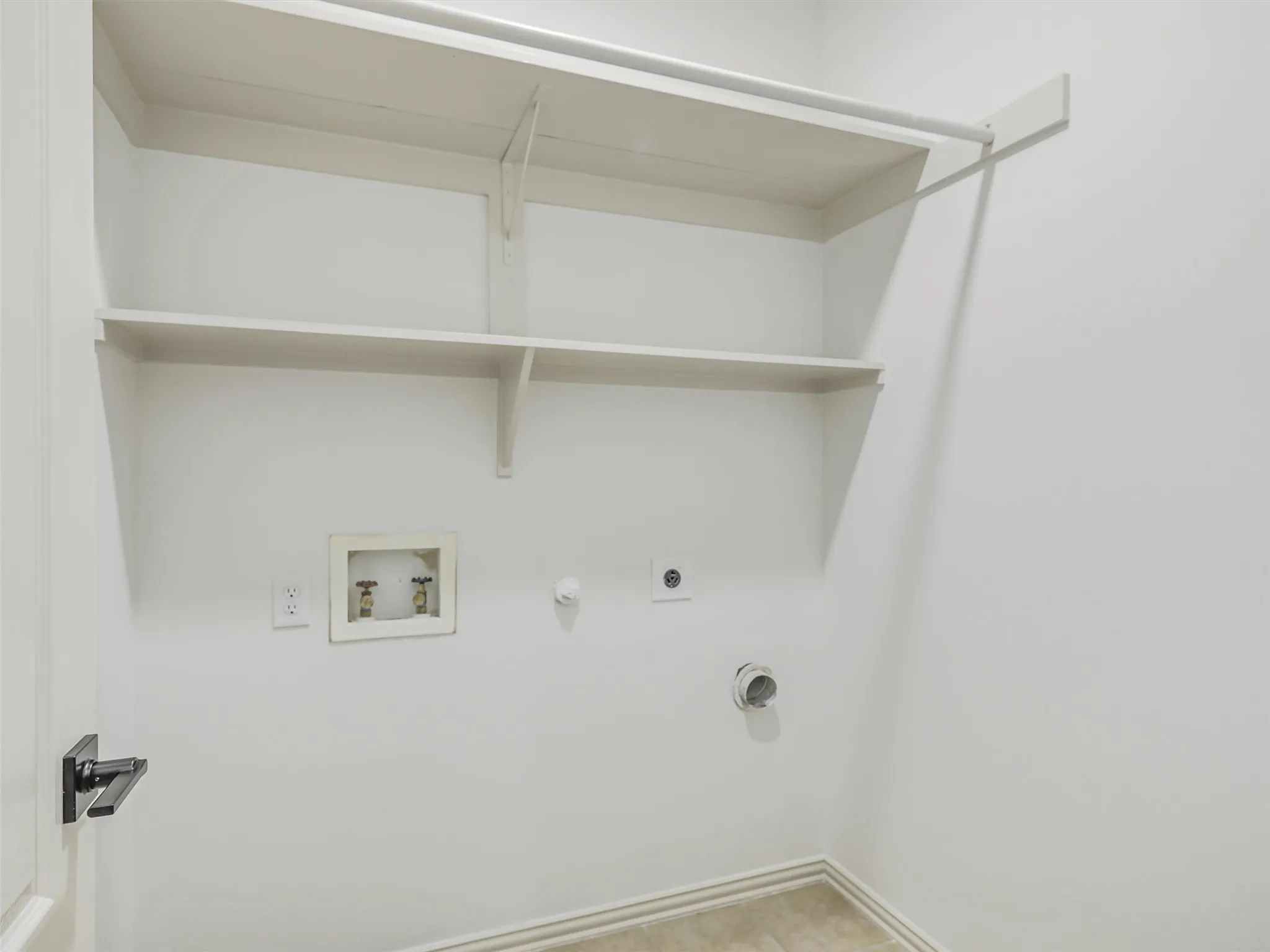 Full Size washer and dryer connections