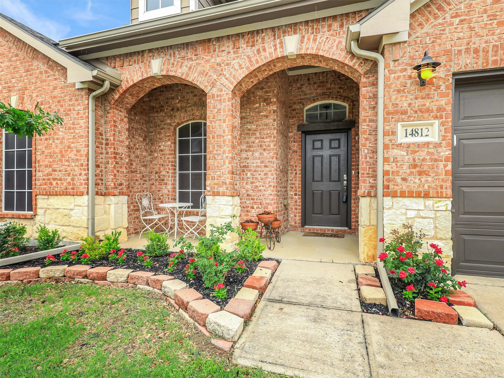 Covered Front Porch
Extended Covered patio
Rain Gutters
Landscaped Front yard
Zoned Sprinkler System in front and backyard