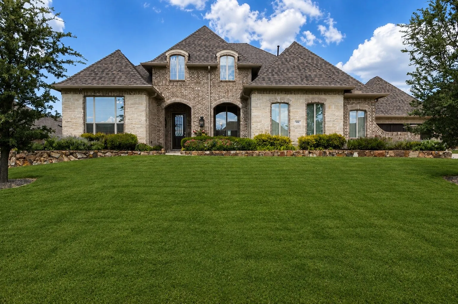 Single Family Residence For Sale in Rockwall County , 506 Life Spring Drive, Rockwall, Texas 75087, 4 Bedroom, 4 Bathroom, 4 Garage spaces, 3,701 Sqft, built in 2016, mls#21259818, Real Estate Agent in Rockwall, Homes For Sale in Rockwall county, Homes For Sale in Rockwall, Realtor in Rockwall Texas, Real Estate Brokerage Independent Realty Texas, Luminita Cordes Realtor