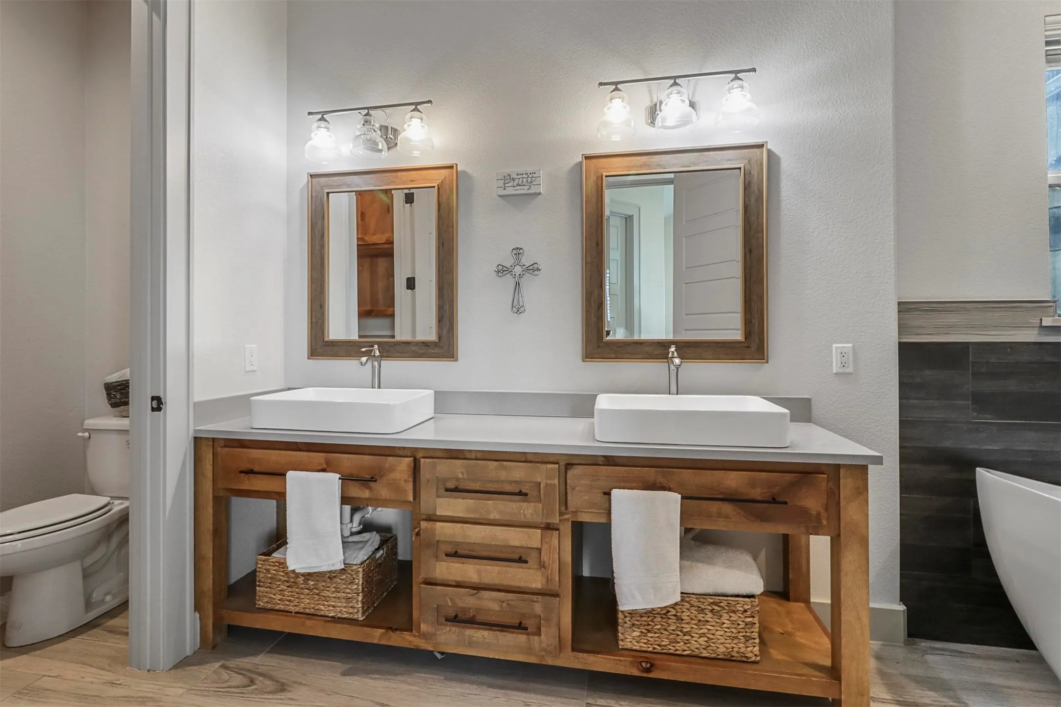 Single Family Residence For Sale in Collin County , 6910 County Road 662, Farmersville, Texas 75442, 4 Bedrooms, 4 Bathrooms, 2 Garage spaces, 3,629 Sqft, built in 2018, Price $1,600,000, mls#21256990, Real Estate Agent in Farmersville, Homes For Sale in Collin county, Homes For Sale in Farmersville, Realtor in Farmersville Texas, Real Estate Brokerage Independent Realty Texas, Luminita Cordes Realtor