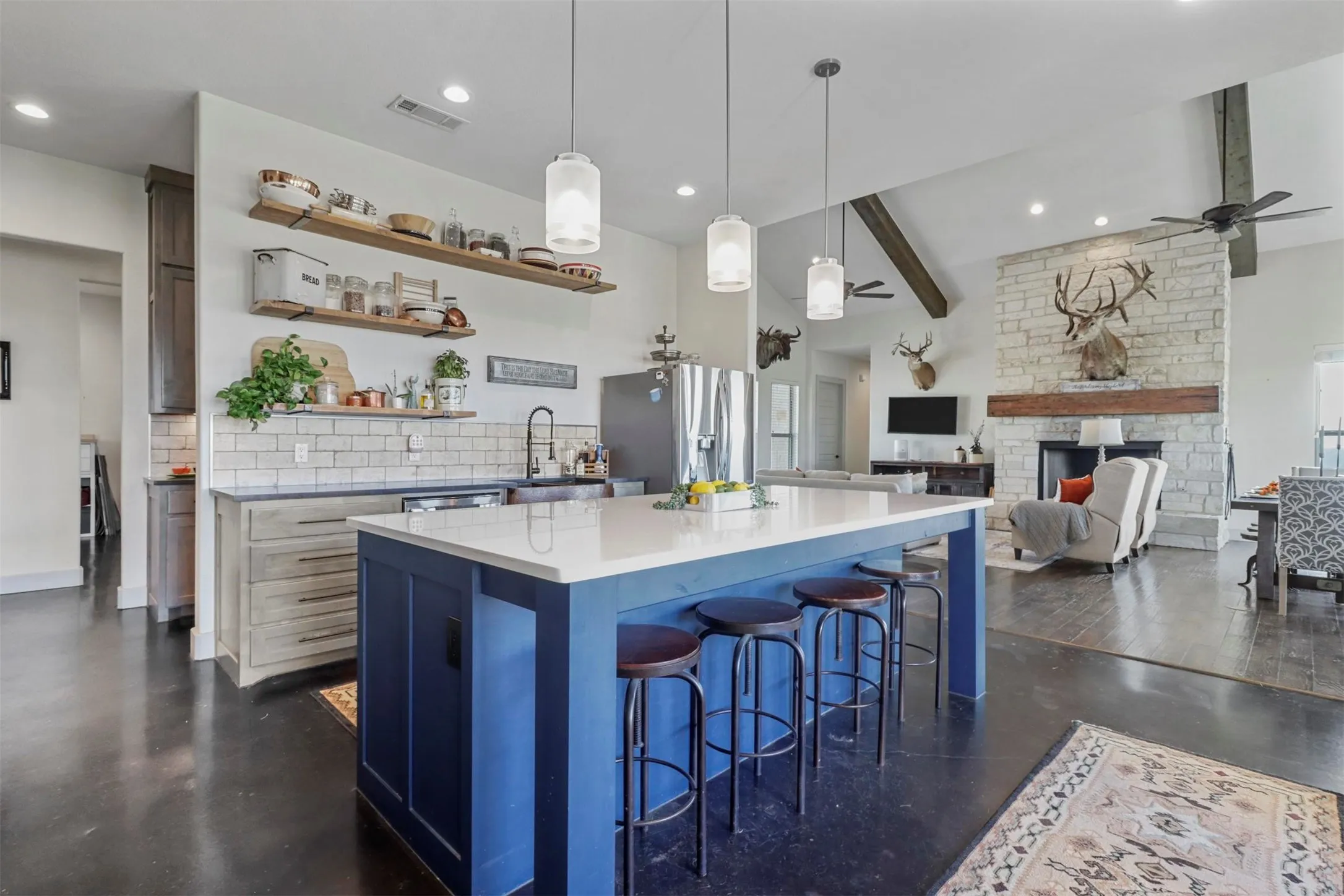 Single Family Residence For Sale in Collin County , 6910 County Road 662, Farmersville, Texas 75442, 4 Bedrooms, 4 Bathrooms, 2 Garage spaces, 3,629 Sqft, built in 2018, Price $1,600,000, mls#21256990, Real Estate Agent in Farmersville, Homes For Sale in Collin county, Homes For Sale in Farmersville, Realtor in Farmersville Texas, Real Estate Brokerage Independent Realty Texas, Luminita Cordes Realtor