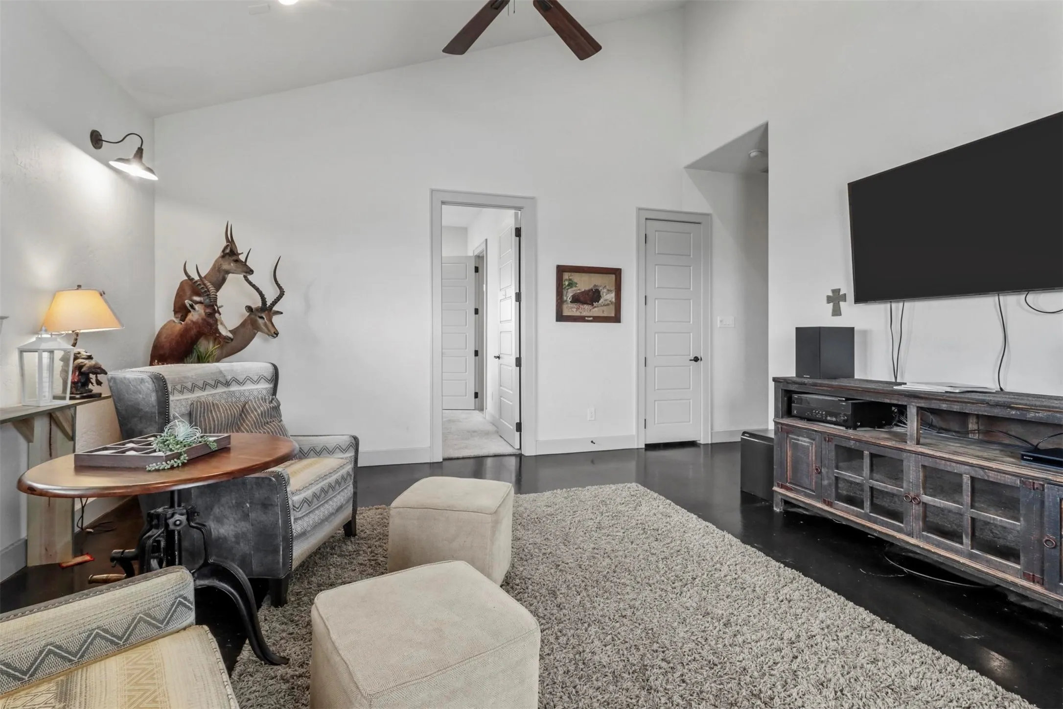 Single Family Residence For Sale in Collin County , 6910 County Road 662, Farmersville, Texas 75442, 4 Bedrooms, 4 Bathrooms, 2 Garage spaces, 3,629 Sqft, built in 2018, Price $1,600,000, mls#21256990, Real Estate Agent in Farmersville, Homes For Sale in Collin county, Homes For Sale in Farmersville, Realtor in Farmersville Texas, Real Estate Brokerage Independent Realty Texas, Luminita Cordes Realtor