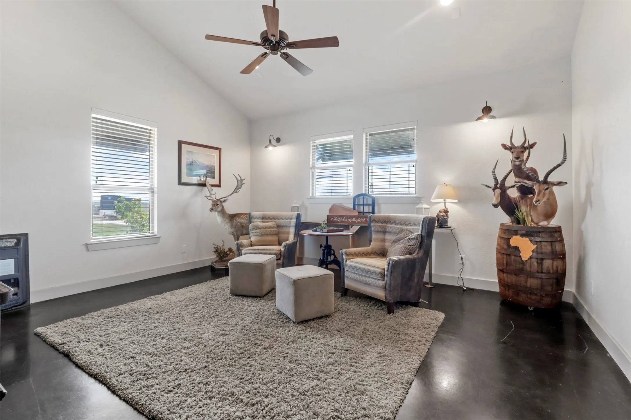 Single Family Residence For Sale in Collin County , 6910 County Road 662, Farmersville, Texas 75442, 4 Bedrooms, 4 Bathrooms, 2 Garage spaces, 3,629 Sqft, built in 2018, Price $1,600,000, mls#21256990, Real Estate Agent in Farmersville, Homes For Sale in Collin county, Homes For Sale in Farmersville, Realtor in Farmersville Texas, Real Estate Brokerage Independent Realty Texas, Luminita Cordes Realtor