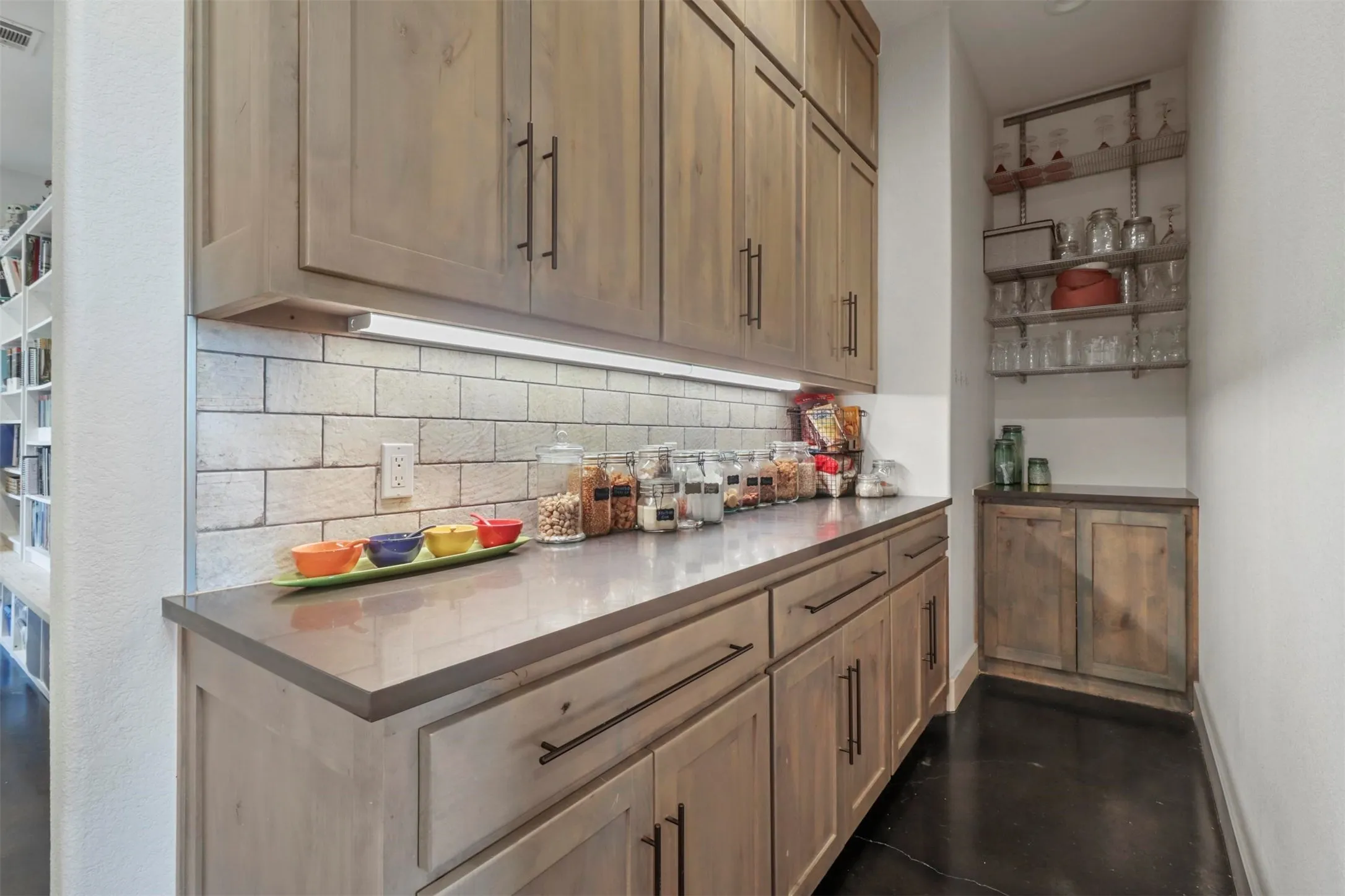 Single Family Residence For Sale in Collin County , 6910 County Road 662, Farmersville, Texas 75442, 4 Bedrooms, 4 Bathrooms, 2 Garage spaces, 3,629 Sqft, built in 2018, Price $1,600,000, mls#21256990, Real Estate Agent in Farmersville, Homes For Sale in Collin county, Homes For Sale in Farmersville, Realtor in Farmersville Texas, Real Estate Brokerage Independent Realty Texas, Luminita Cordes Realtor