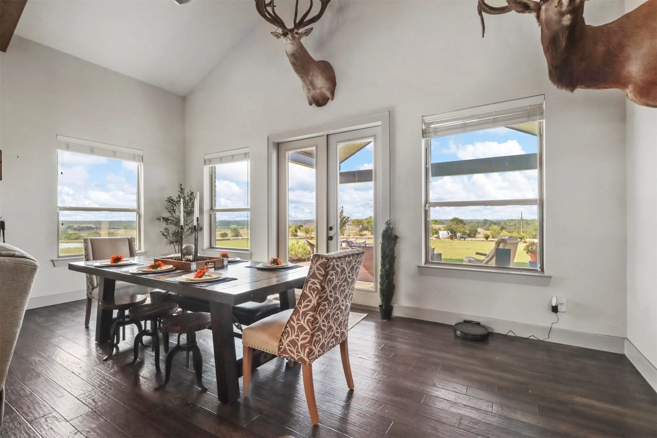 Single Family Residence For Sale in Collin County , 6910 County Road 662, Farmersville, Texas 75442, 4 Bedrooms, 4 Bathrooms, 2 Garage spaces, 3,629 Sqft, built in 2018, Price $1,600,000, mls#21256990, Real Estate Agent in Farmersville, Homes For Sale in Collin county, Homes For Sale in Farmersville, Realtor in Farmersville Texas, Real Estate Brokerage Independent Realty Texas, Luminita Cordes Realtor