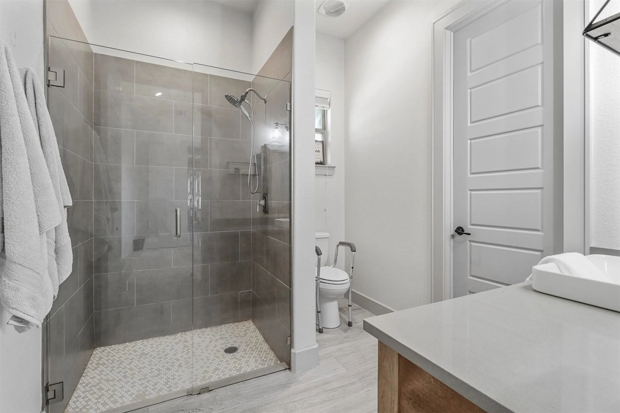 Single Family Residence For Sale in Collin County , 6910 County Road 662, Farmersville, Texas 75442, 4 Bedrooms, 4 Bathrooms, 2 Garage spaces, 3,629 Sqft, built in 2018, Price $1,600,000, mls#21256990, Real Estate Agent in Farmersville, Homes For Sale in Collin county, Homes For Sale in Farmersville, Realtor in Farmersville Texas, Real Estate Brokerage Independent Realty Texas, Luminita Cordes Realtor
