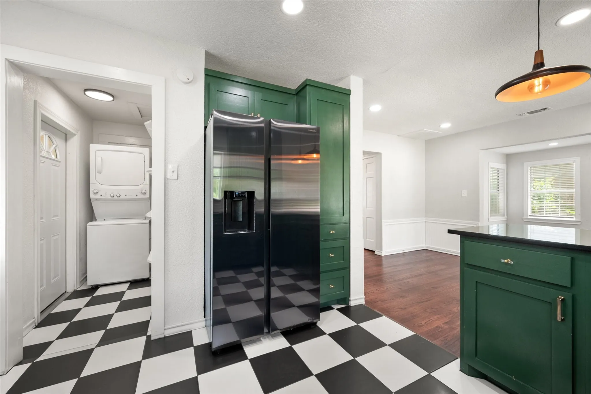 Single Family Residence For Sale in Tarrant County , 4521 Calmont Avenue, Fort Worth, Texas 76107, 3 Bedroom, 2 Bathroom, 1 Garage spaces, 1,389 Sqft, built in 1942, Preowned, mls#21259570, Real Estate Agent in Fort Worth, Homes For Sale in Tarrant county, Homes For Sale in Fort Worth, Realtor in Fort Worth Texas, Real Estate Brokerage Independent Realty Texas, Luminita Cordes Realtor