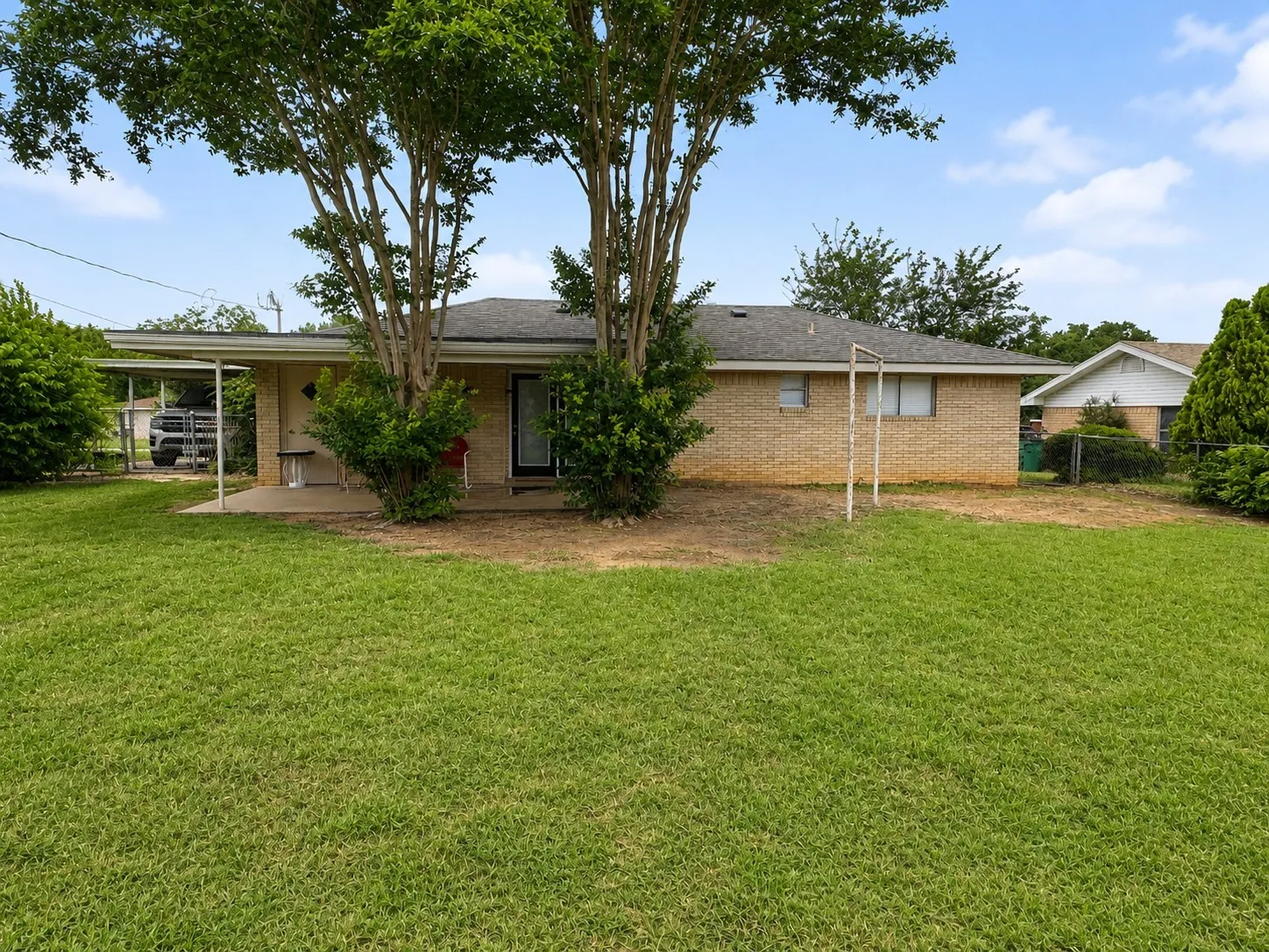 Single Family Residence For Sale in Montague County , 1507 Hulme Street, Bowie, Texas 76230, 2 Bedroom, 2 Bathroom, Garage spaces, 1,159 Sqft, built in 1975, mls#21259235, Real Estate Agent in Bowie, Homes For Sale in Montague county, Homes For Sale in Bowie, Realtor in Bowie Texas, Real Estate Brokerage Independent Realty Texas, Luminita Cordes Realtor
