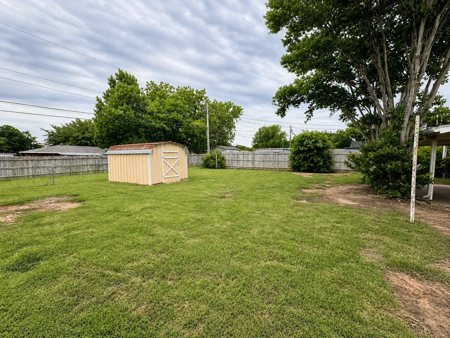 Single Family Residence For Sale in Montague County , 1507 Hulme Street, Bowie, Texas 76230, 2 Bedroom, 2 Bathroom, Garage spaces, 1,159 Sqft, built in 1975, mls#21259235, Real Estate Agent in Bowie, Homes For Sale in Montague county, Homes For Sale in Bowie, Realtor in Bowie Texas, Real Estate Brokerage Independent Realty Texas, Luminita Cordes Realtor