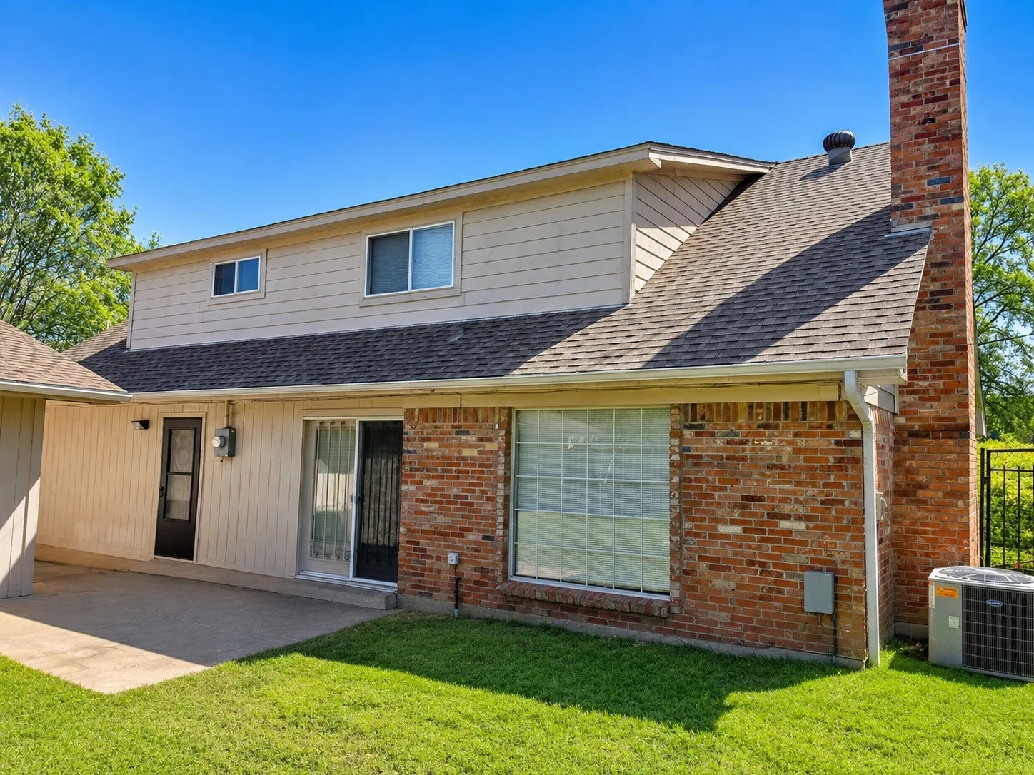 Single Family Residence For Sale in Dallas County , 2019 Dancliff Drive, Dallas, Texas 75224, 4 Bedroom, 3 Bathroom, 2 Garage spaces, 2,364 Sqft, built in 1963, Preowned, mls#21259887, Real Estate Agent in Dallas, Homes For Sale in Dallas county, Homes For Sale in Dallas, Realtor in Dallas Texas, Real Estate Brokerage Independent Realty Texas, Luminita Cordes Realtor