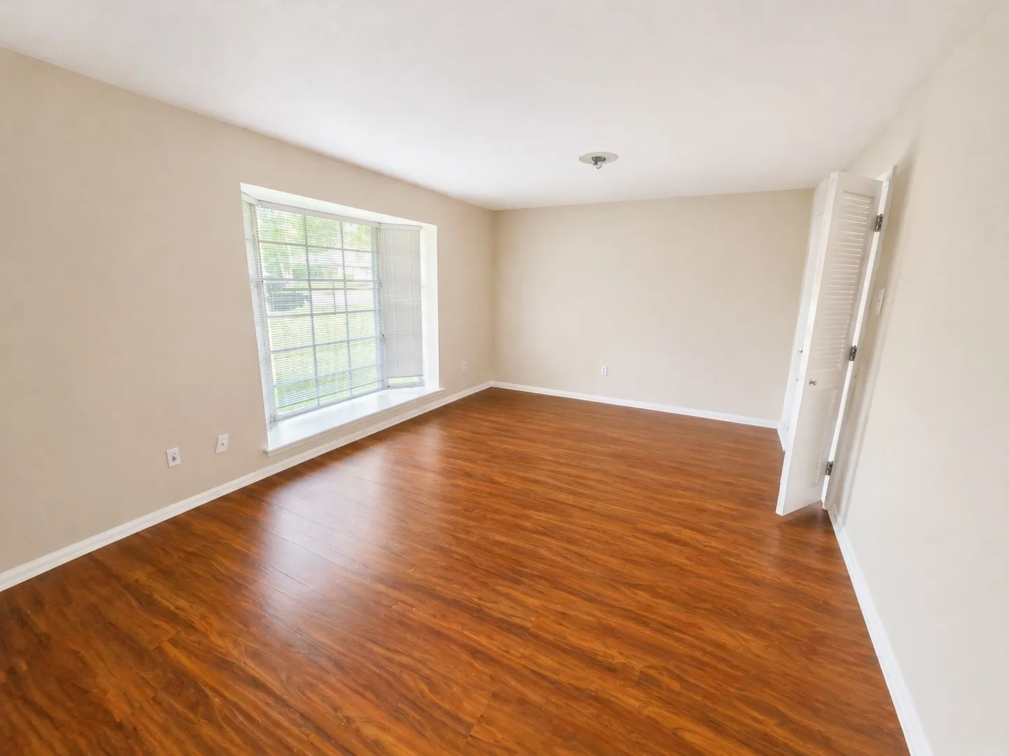 Single Family Residence For Sale in Dallas County , 2019 Dancliff Drive, Dallas, Texas 75224, 4 Bedroom, 3 Bathroom, 2 Garage spaces, 2,364 Sqft, built in 1963, Preowned, mls#21259887, Real Estate Agent in Dallas, Homes For Sale in Dallas county, Homes For Sale in Dallas, Realtor in Dallas Texas, Real Estate Brokerage Independent Realty Texas, Luminita Cordes Realtor