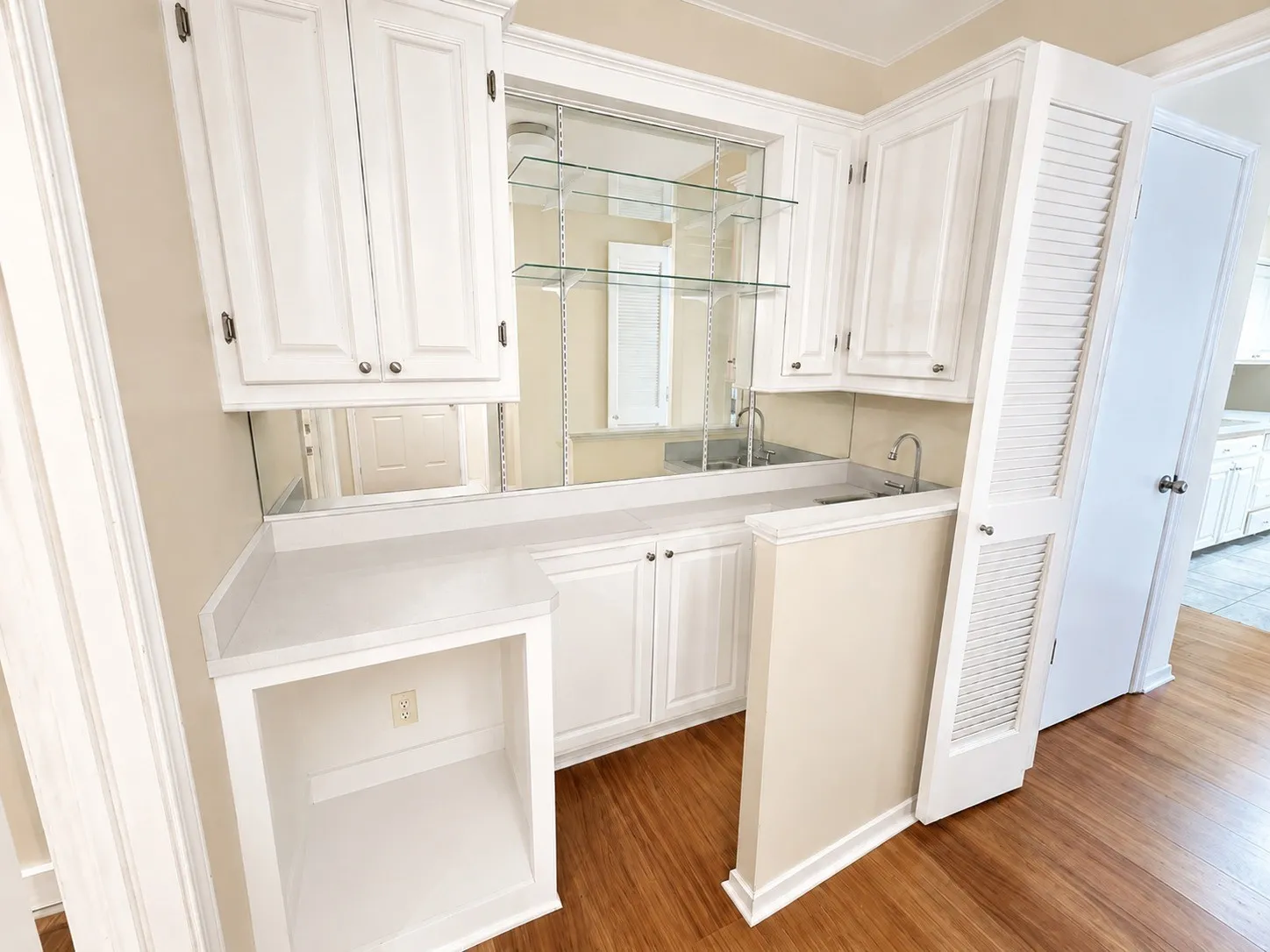 Single Family Residence For Sale in Dallas County , 2019 Dancliff Drive, Dallas, Texas 75224, 4 Bedroom, 3 Bathroom, 2 Garage spaces, 2,364 Sqft, built in 1963, Preowned, mls#21259887, Real Estate Agent in Dallas, Homes For Sale in Dallas county, Homes For Sale in Dallas, Realtor in Dallas Texas, Real Estate Brokerage Independent Realty Texas, Luminita Cordes Realtor