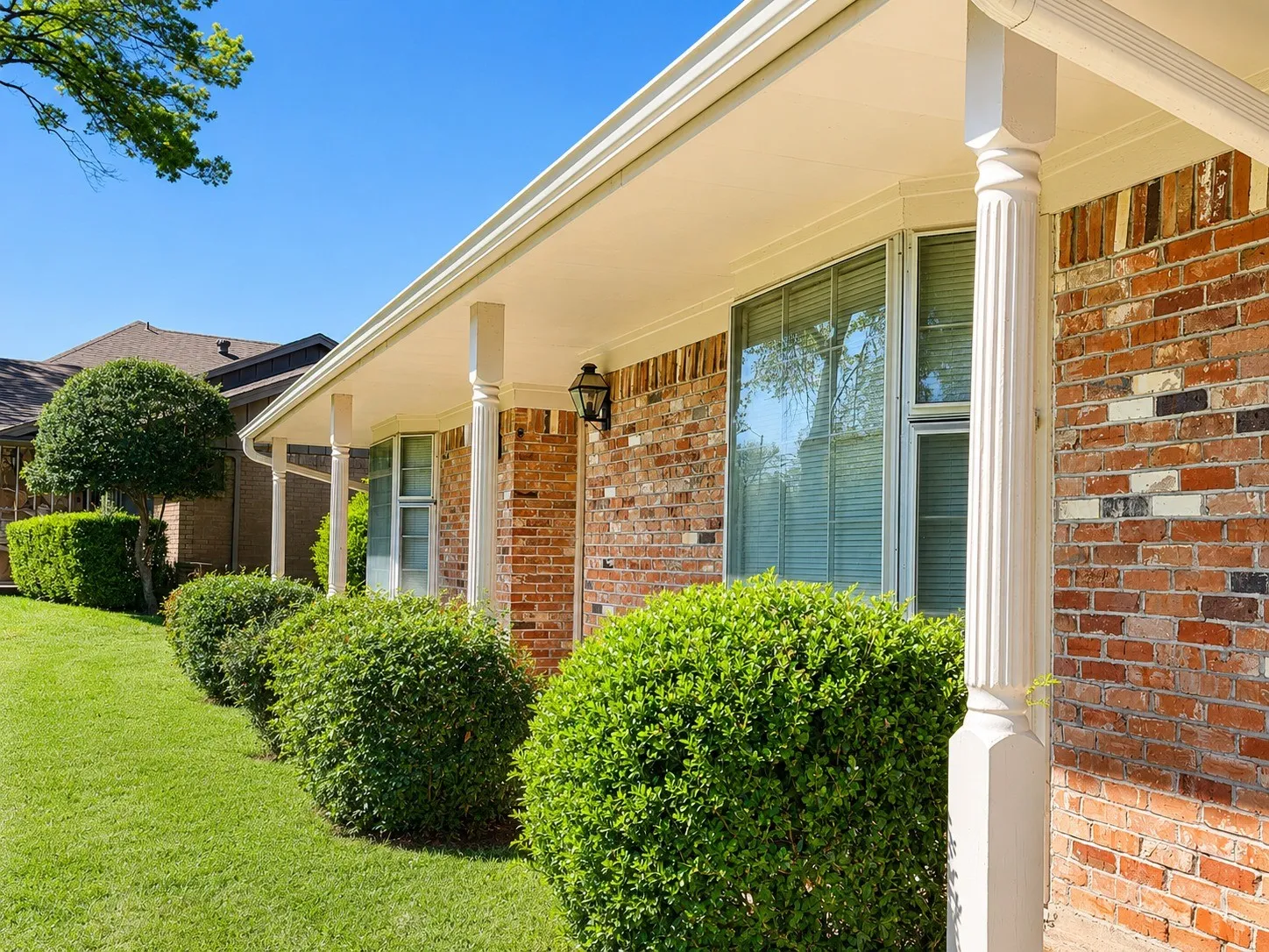Single Family Residence For Sale in Dallas County , 2019 Dancliff Drive, Dallas, Texas 75224, 4 Bedroom, 3 Bathroom, 2 Garage spaces, 2,364 Sqft, built in 1963, Preowned, mls#21259887, Real Estate Agent in Dallas, Homes For Sale in Dallas county, Homes For Sale in Dallas, Realtor in Dallas Texas, Real Estate Brokerage Independent Realty Texas, Luminita Cordes Realtor