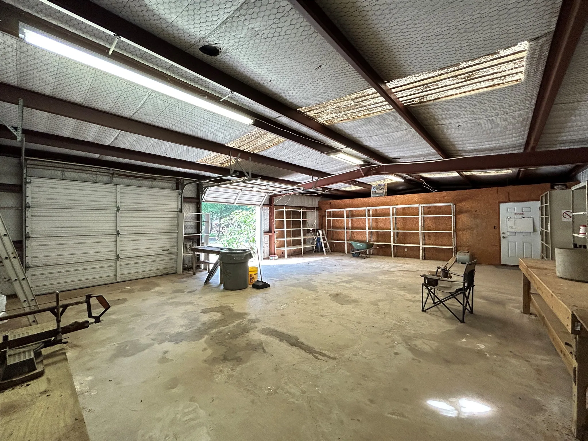 Single Family Residence For Sale in Hopkins County , 3236 Farm Road 3019, Winnsboro, Texas 75494, 3 Bedroom, 2 Bathroom, Garage spaces, 1,700 Sqft, built in 1987, mls#21260679, Real Estate Agent in Winnsboro, Homes For Sale in Hopkins county, Homes For Sale in Winnsboro, Realtor in Winnsboro Texas, Real Estate Brokerage Independent Realty Texas, Luminita Cordes Realtor