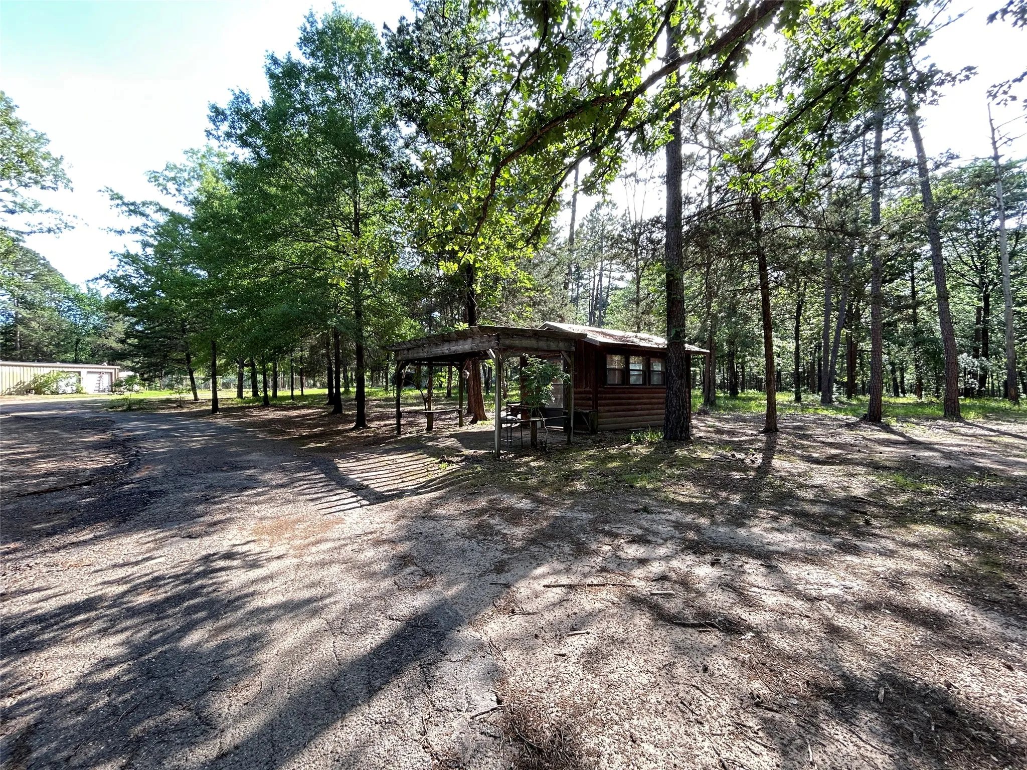 Single Family Residence For Sale in Hopkins County , 3236 Farm Road 3019, Winnsboro, Texas 75494, 3 Bedroom, 2 Bathroom, Garage spaces, 1,700 Sqft, built in 1987, mls#21260679, Real Estate Agent in Winnsboro, Homes For Sale in Hopkins county, Homes For Sale in Winnsboro, Realtor in Winnsboro Texas, Real Estate Brokerage Independent Realty Texas, Luminita Cordes Realtor