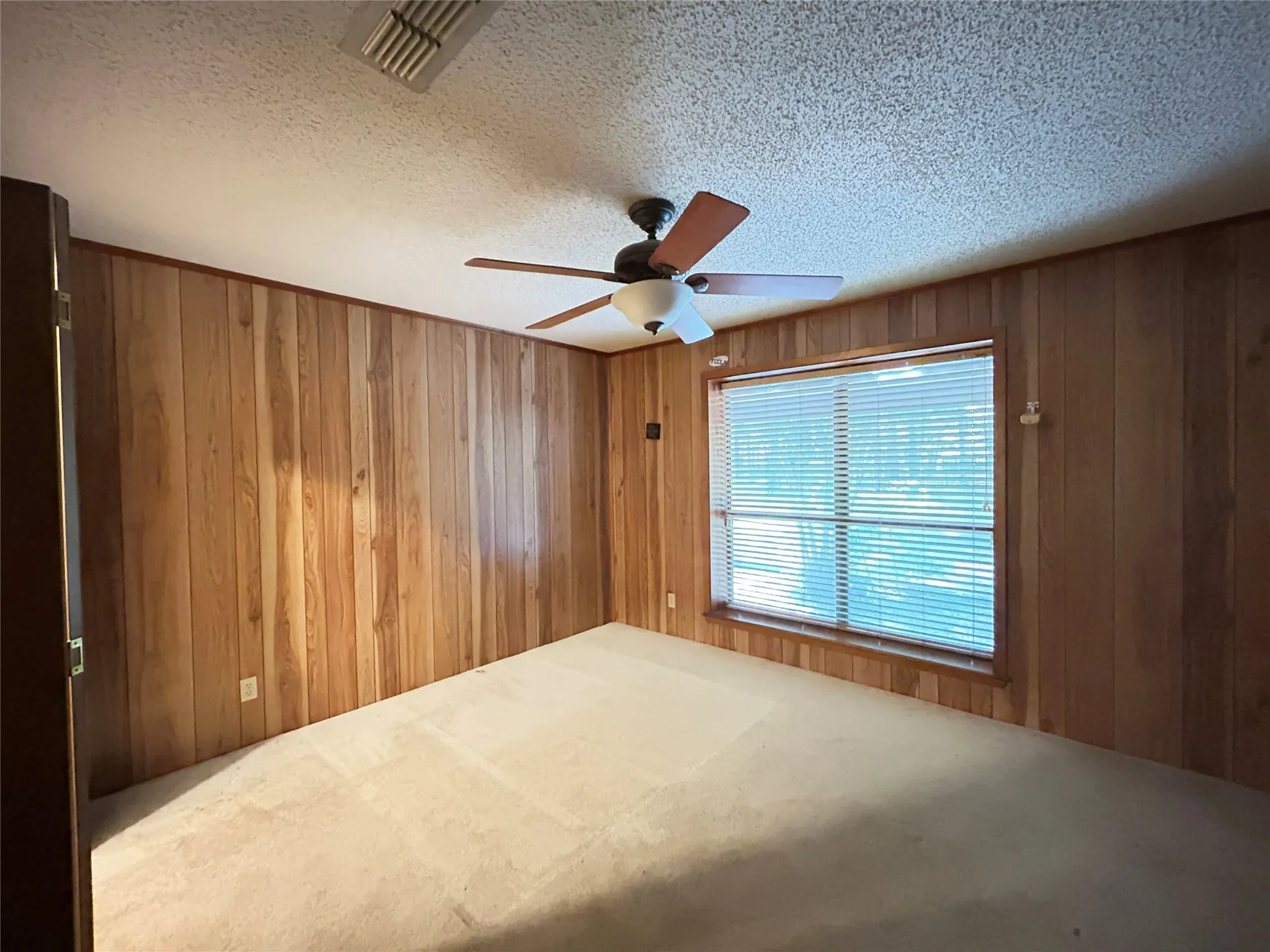 Single Family Residence For Sale in Hopkins County , 3236 Farm Road 3019, Winnsboro, Texas 75494, 3 Bedroom, 2 Bathroom, Garage spaces, 1,700 Sqft, built in 1987, mls#21260679, Real Estate Agent in Winnsboro, Homes For Sale in Hopkins county, Homes For Sale in Winnsboro, Realtor in Winnsboro Texas, Real Estate Brokerage Independent Realty Texas, Luminita Cordes Realtor