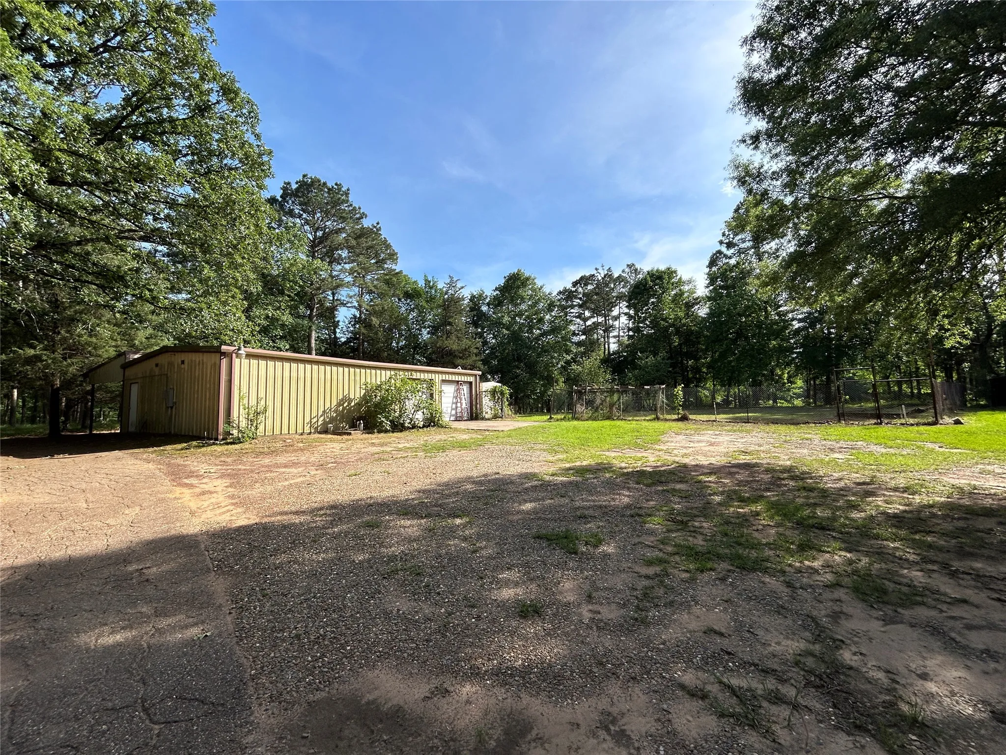 Single Family Residence For Sale in Hopkins County , 3236 Farm Road 3019, Winnsboro, Texas 75494, 3 Bedroom, 2 Bathroom, Garage spaces, 1,700 Sqft, built in 1987, mls#21260679, Real Estate Agent in Winnsboro, Homes For Sale in Hopkins county, Homes For Sale in Winnsboro, Realtor in Winnsboro Texas, Real Estate Brokerage Independent Realty Texas, Luminita Cordes Realtor