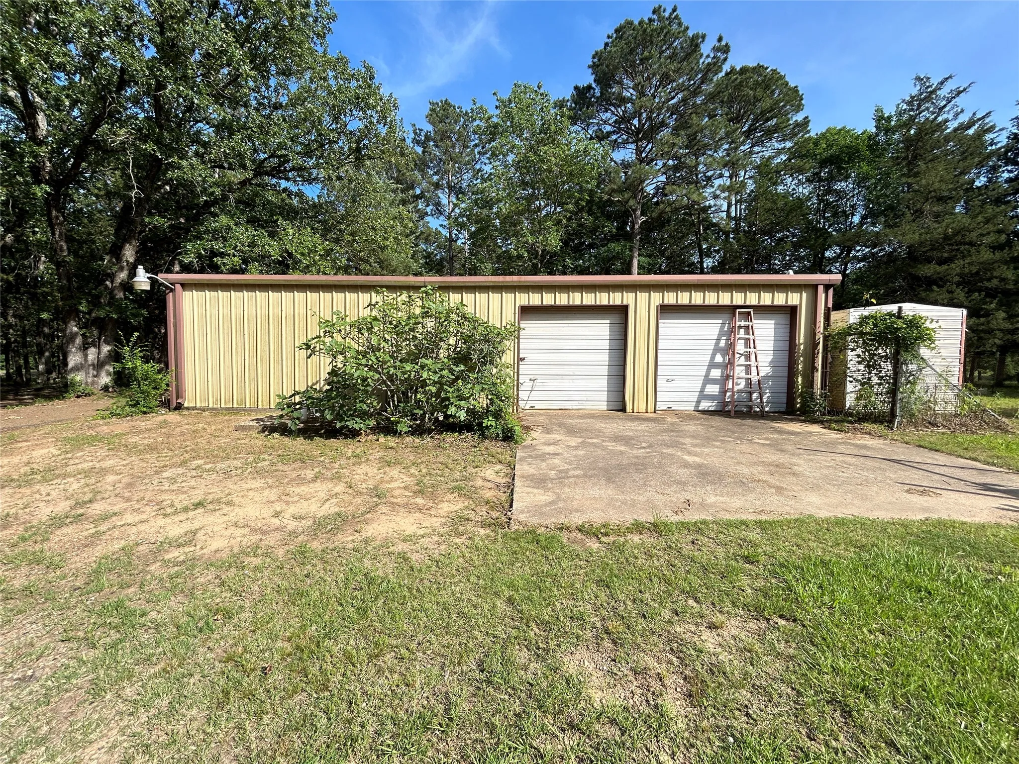Single Family Residence For Sale in Hopkins County , 3236 Farm Road 3019, Winnsboro, Texas 75494, 3 Bedroom, 2 Bathroom, Garage spaces, 1,700 Sqft, built in 1987, mls#21260679, Real Estate Agent in Winnsboro, Homes For Sale in Hopkins county, Homes For Sale in Winnsboro, Realtor in Winnsboro Texas, Real Estate Brokerage Independent Realty Texas, Luminita Cordes Realtor