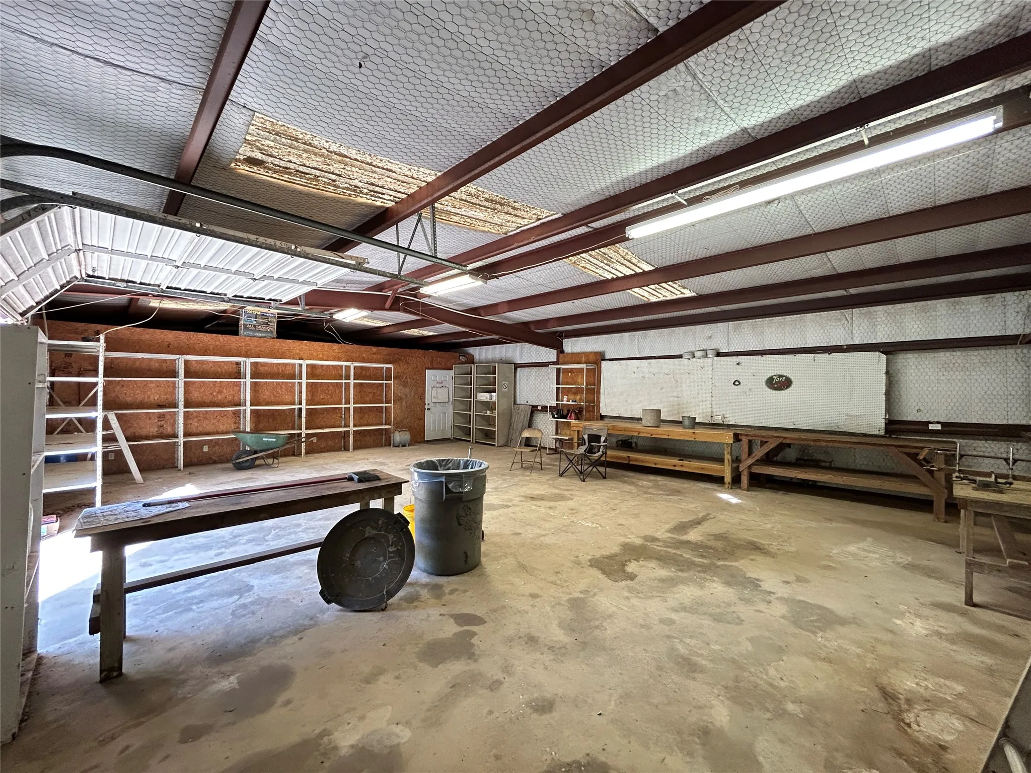 Single Family Residence For Sale in Hopkins County , 3236 Farm Road 3019, Winnsboro, Texas 75494, 3 Bedroom, 2 Bathroom, Garage spaces, 1,700 Sqft, built in 1987, mls#21260679, Real Estate Agent in Winnsboro, Homes For Sale in Hopkins county, Homes For Sale in Winnsboro, Realtor in Winnsboro Texas, Real Estate Brokerage Independent Realty Texas, Luminita Cordes Realtor