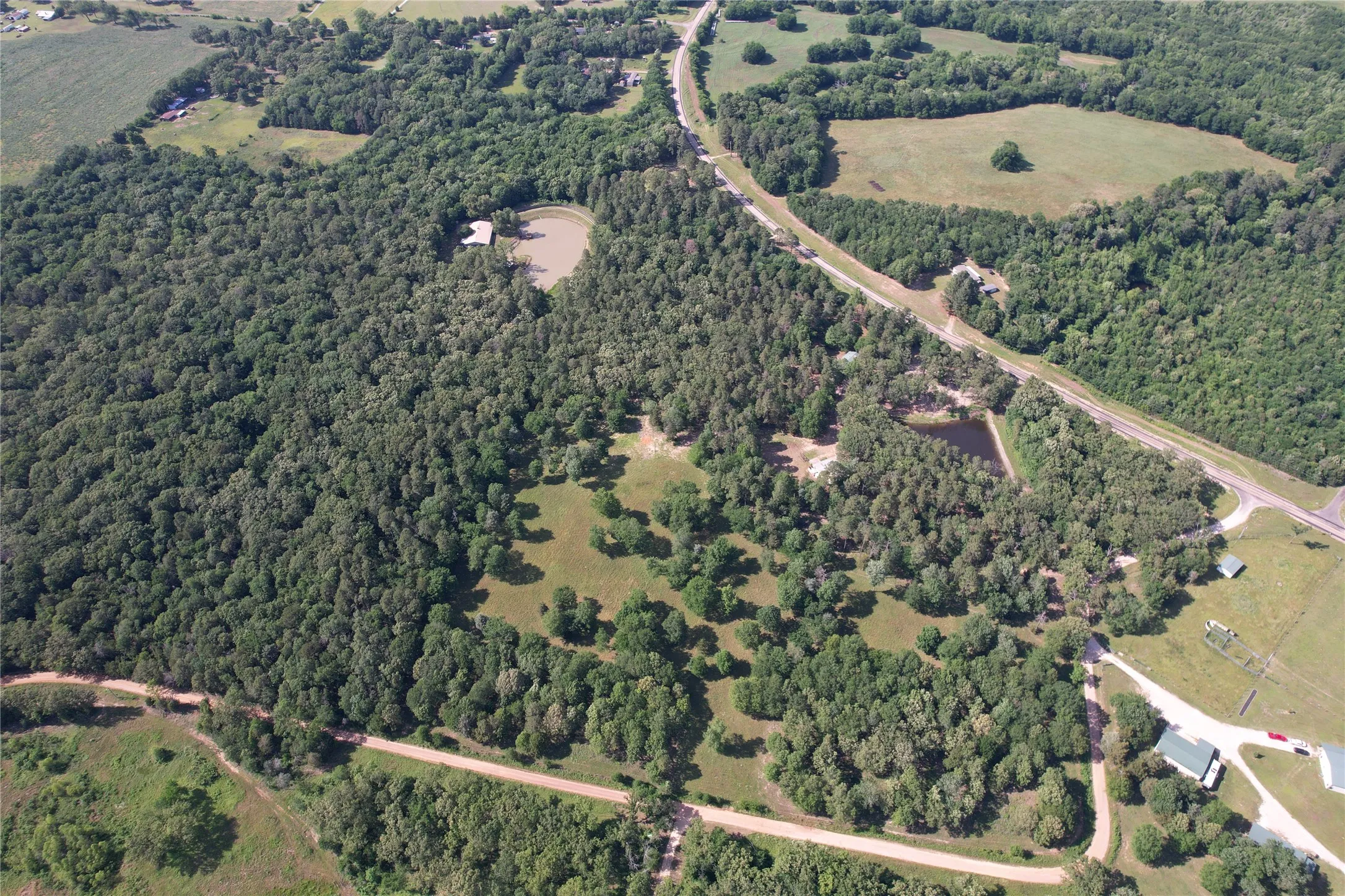 Single Family Residence For Sale in Hopkins County , 3236 Farm Road 3019, Winnsboro, Texas 75494, 3 Bedroom, 2 Bathroom, Garage spaces, 1,700 Sqft, built in 1987, mls#21260679, Real Estate Agent in Winnsboro, Homes For Sale in Hopkins county, Homes For Sale in Winnsboro, Realtor in Winnsboro Texas, Real Estate Brokerage Independent Realty Texas, Luminita Cordes Realtor