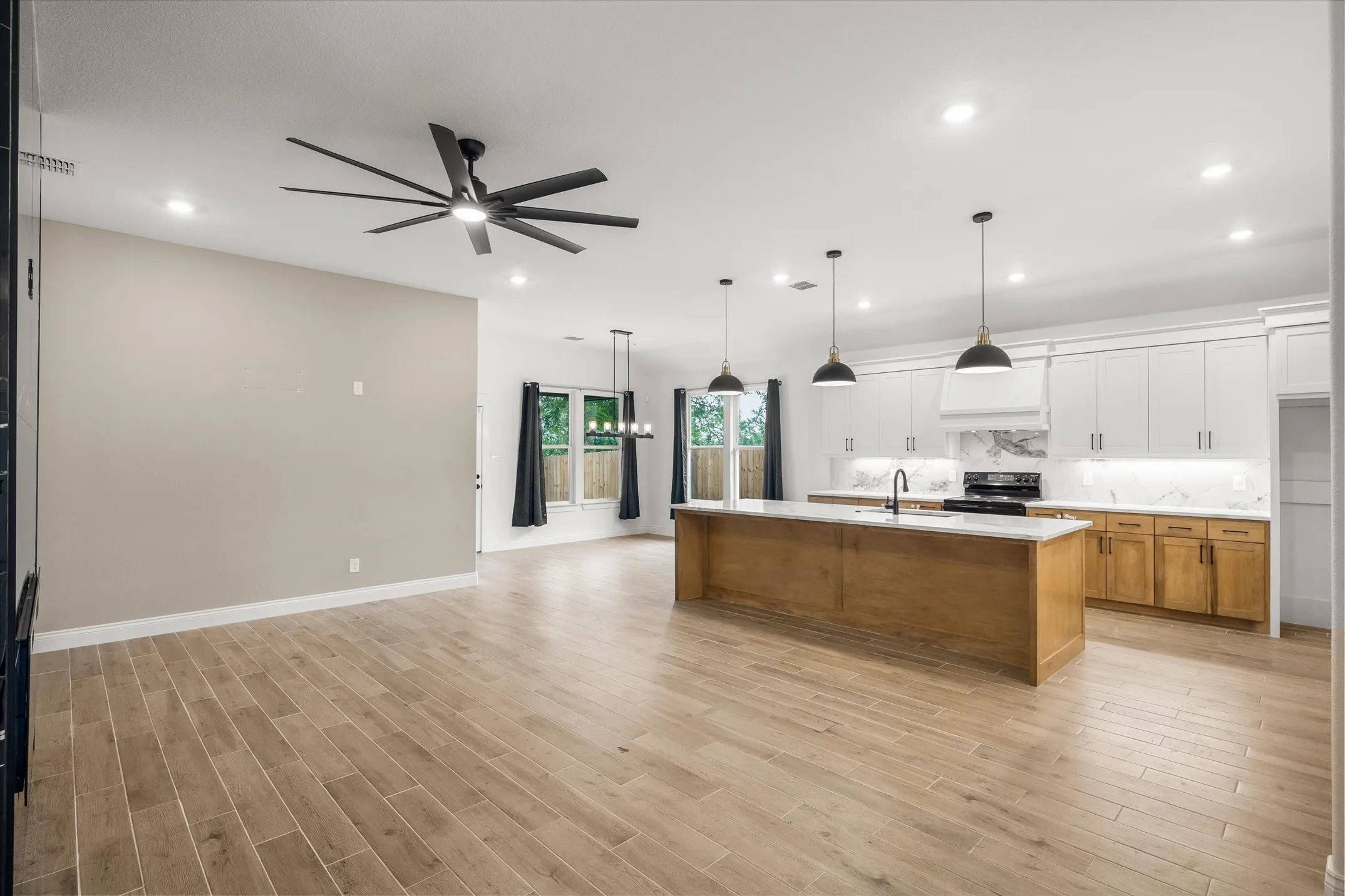 Single Family Residence For Sale in Van Zandt County , 1868 Meadowview, Canton, Texas 75103, 4 Bedroom, 2 Bathroom, 2 Garage spaces, 2,032 Sqft, built in 2024, Preowned, Price $379,400, mls#21260918, Real Estate Agent in Canton, Homes For Sale in Van Zandt county, Homes For Sale in Canton, Realtor in Canton Texas, Real Estate Brokerage Independent Realty Texas, Luminita Cordes Realtor