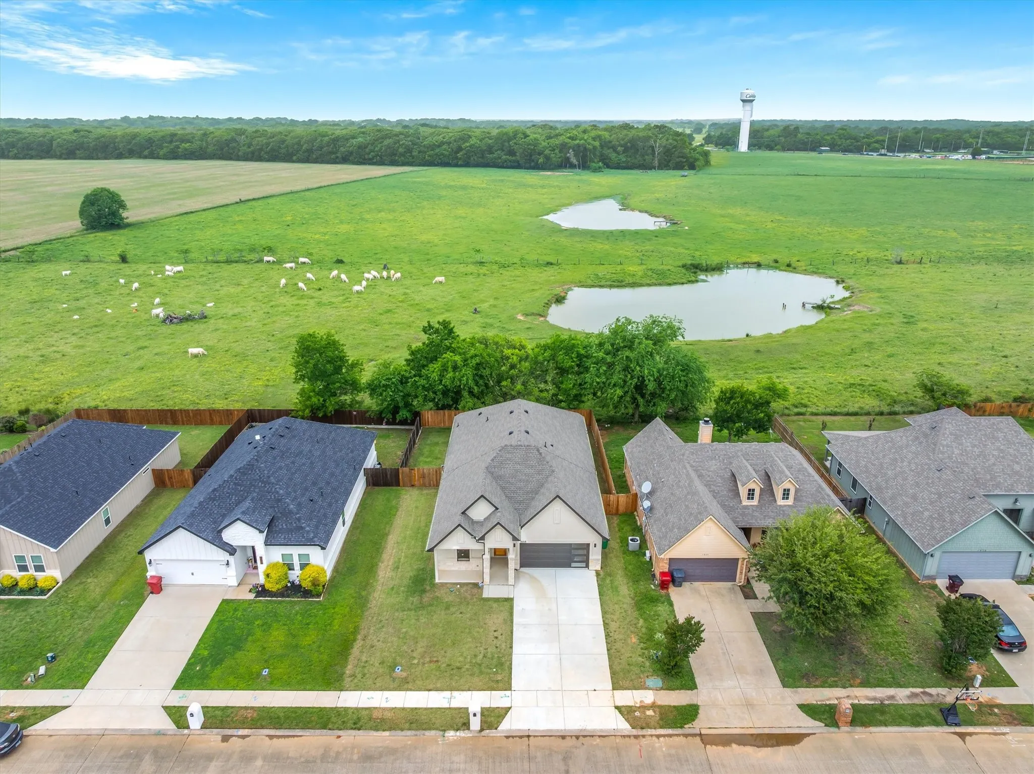 Single Family Residence For Sale in Van Zandt County , 1868 Meadowview, Canton, Texas 75103, 4 Bedroom, 2 Bathroom, 2 Garage spaces, 2,032 Sqft, built in 2024, Preowned, Price $379,400, mls#21260918, Real Estate Agent in Canton, Homes For Sale in Van Zandt county, Homes For Sale in Canton, Realtor in Canton Texas, Real Estate Brokerage Independent Realty Texas, Luminita Cordes Realtor