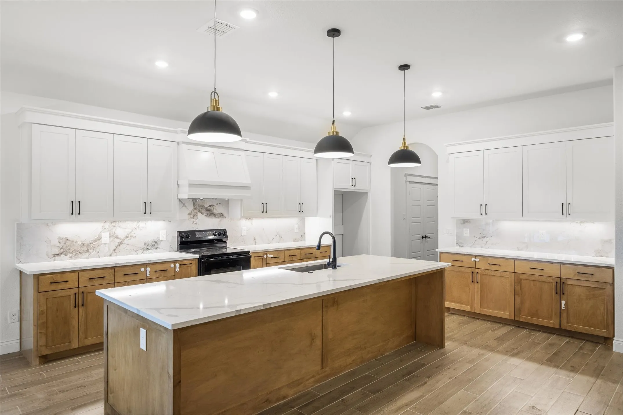 Single Family Residence For Sale in Van Zandt County , 1868 Meadowview, Canton, Texas 75103, 4 Bedroom, 2 Bathroom, 2 Garage spaces, 2,032 Sqft, built in 2024, Preowned, Price $379,400, mls#21260918, Real Estate Agent in Canton, Homes For Sale in Van Zandt county, Homes For Sale in Canton, Realtor in Canton Texas, Real Estate Brokerage Independent Realty Texas, Luminita Cordes Realtor