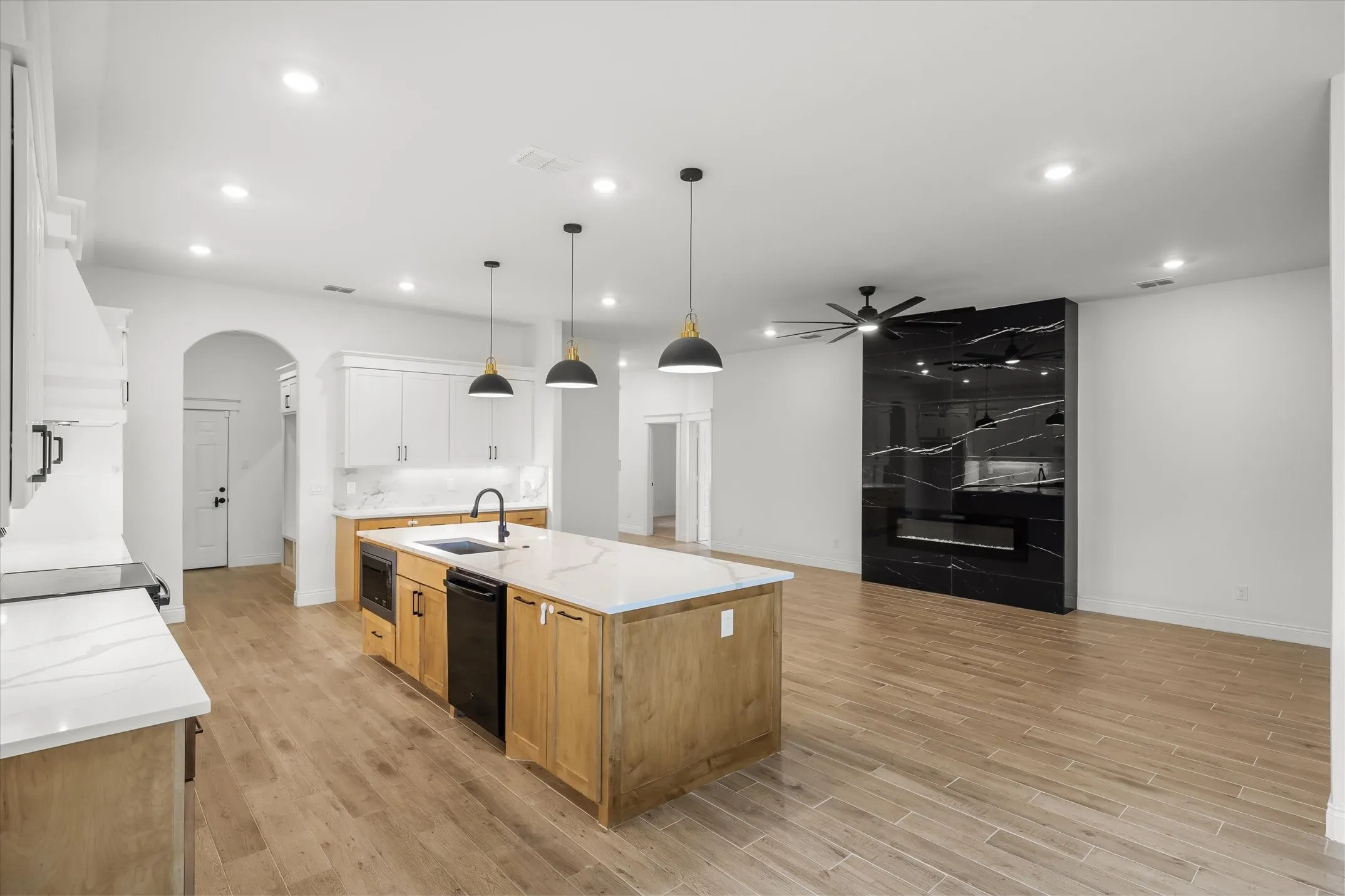 Single Family Residence For Sale in Van Zandt County , 1868 Meadowview, Canton, Texas 75103, 4 Bedroom, 2 Bathroom, 2 Garage spaces, 2,032 Sqft, built in 2024, Preowned, Price $379,400, mls#21260918, Real Estate Agent in Canton, Homes For Sale in Van Zandt county, Homes For Sale in Canton, Realtor in Canton Texas, Real Estate Brokerage Independent Realty Texas, Luminita Cordes Realtor