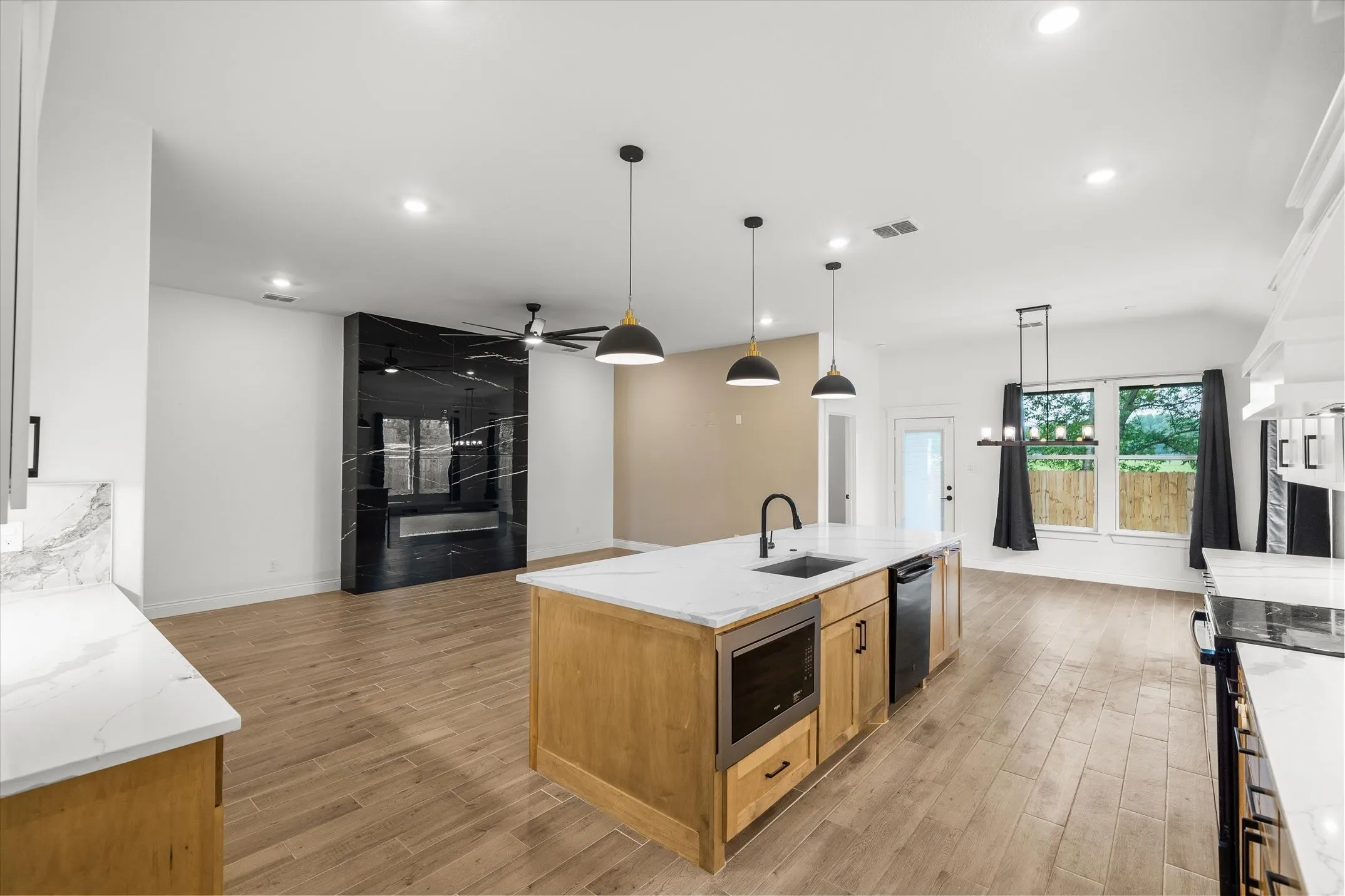 Single Family Residence For Sale in Van Zandt County , 1868 Meadowview, Canton, Texas 75103, 4 Bedroom, 2 Bathroom, 2 Garage spaces, 2,032 Sqft, built in 2024, Preowned, Price $379,400, mls#21260918, Real Estate Agent in Canton, Homes For Sale in Van Zandt county, Homes For Sale in Canton, Realtor in Canton Texas, Real Estate Brokerage Independent Realty Texas, Luminita Cordes Realtor