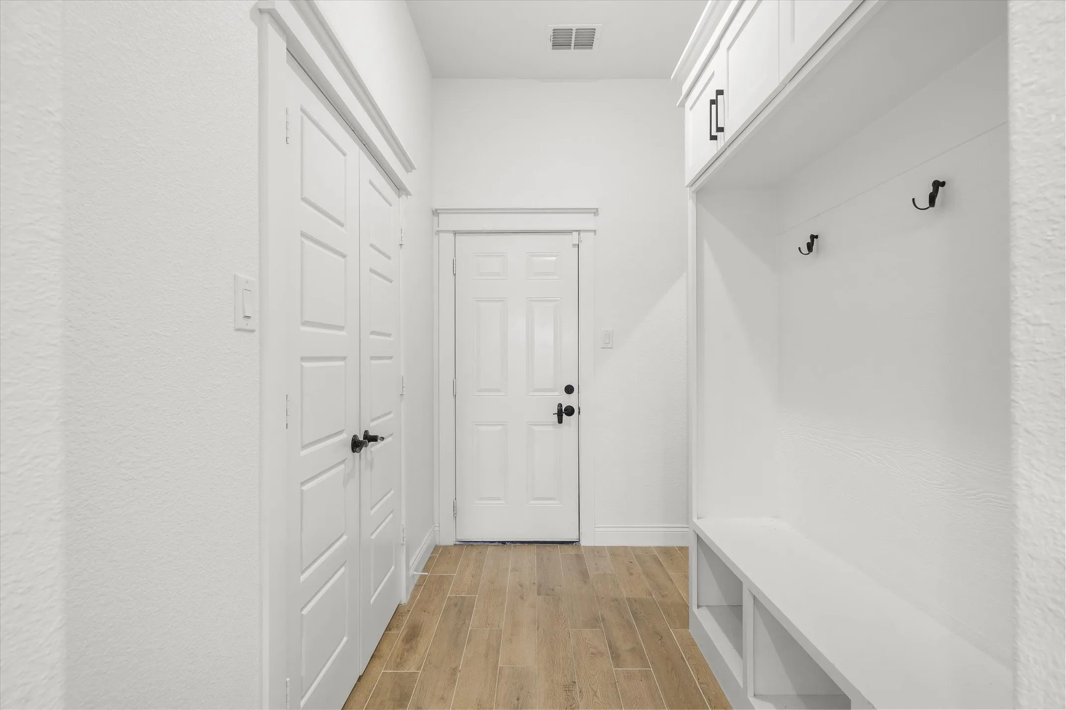 Single Family Residence For Sale in Van Zandt County , 1868 Meadowview, Canton, Texas 75103, 4 Bedroom, 2 Bathroom, 2 Garage spaces, 2,032 Sqft, built in 2024, Preowned, Price $379,400, mls#21260918, Real Estate Agent in Canton, Homes For Sale in Van Zandt county, Homes For Sale in Canton, Realtor in Canton Texas, Real Estate Brokerage Independent Realty Texas, Luminita Cordes Realtor