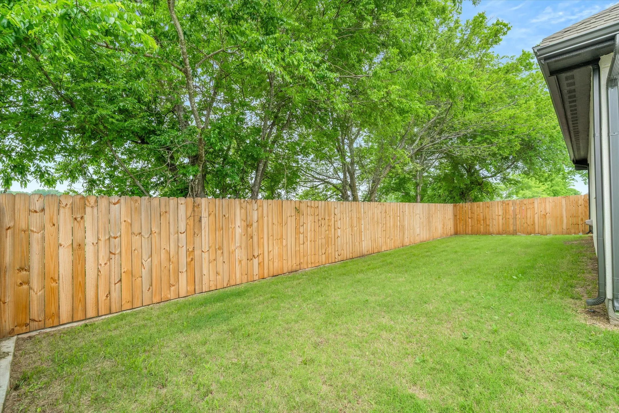 Single Family Residence For Sale in Van Zandt County , 1868 Meadowview, Canton, Texas 75103, 4 Bedroom, 2 Bathroom, 2 Garage spaces, 2,032 Sqft, built in 2024, Preowned, Price $379,400, mls#21260918, Real Estate Agent in Canton, Homes For Sale in Van Zandt county, Homes For Sale in Canton, Realtor in Canton Texas, Real Estate Brokerage Independent Realty Texas, Luminita Cordes Realtor