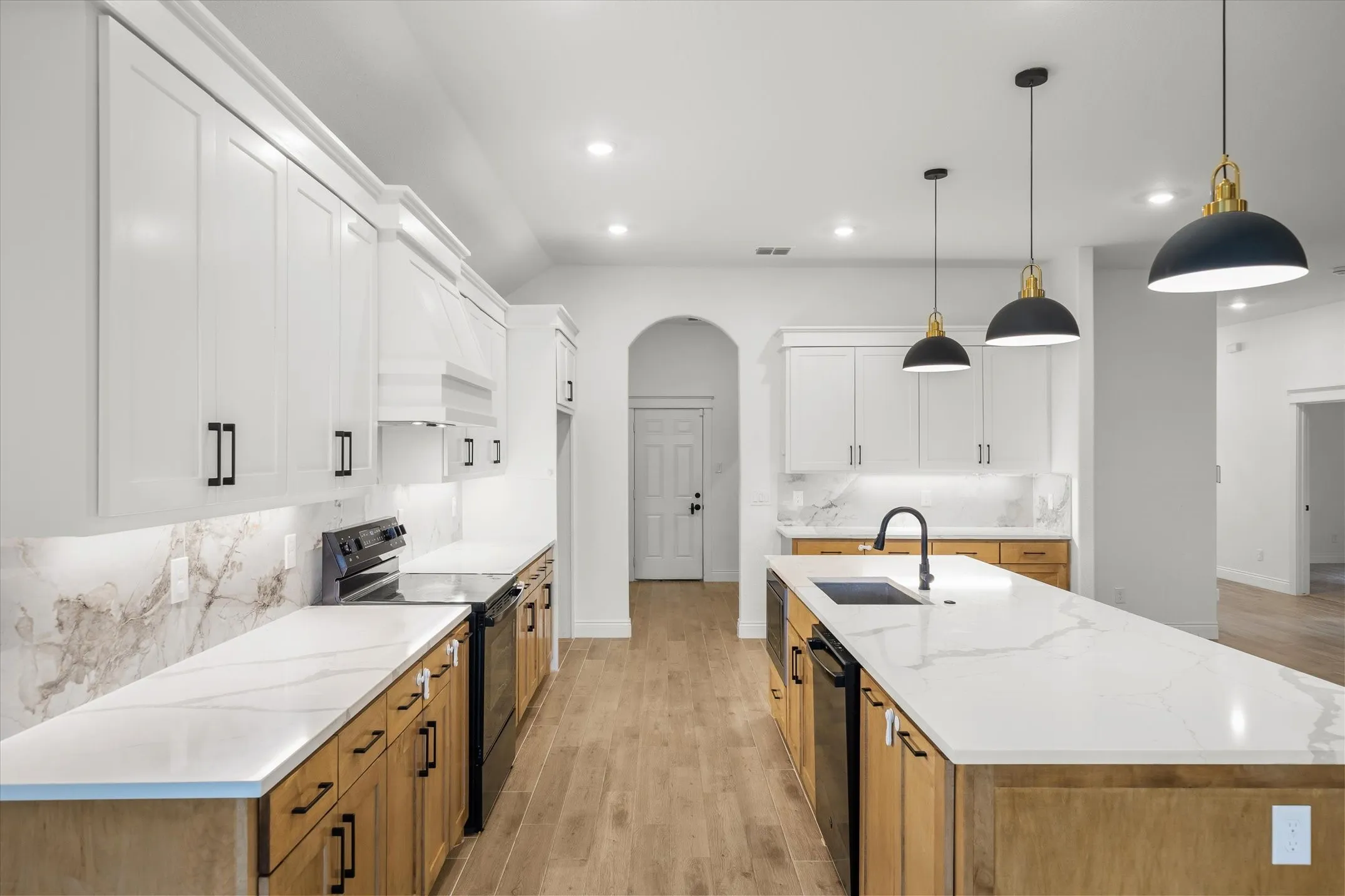 Single Family Residence For Sale in Van Zandt County , 1868 Meadowview, Canton, Texas 75103, 4 Bedroom, 2 Bathroom, 2 Garage spaces, 2,032 Sqft, built in 2024, Preowned, Price $379,400, mls#21260918, Real Estate Agent in Canton, Homes For Sale in Van Zandt county, Homes For Sale in Canton, Realtor in Canton Texas, Real Estate Brokerage Independent Realty Texas, Luminita Cordes Realtor