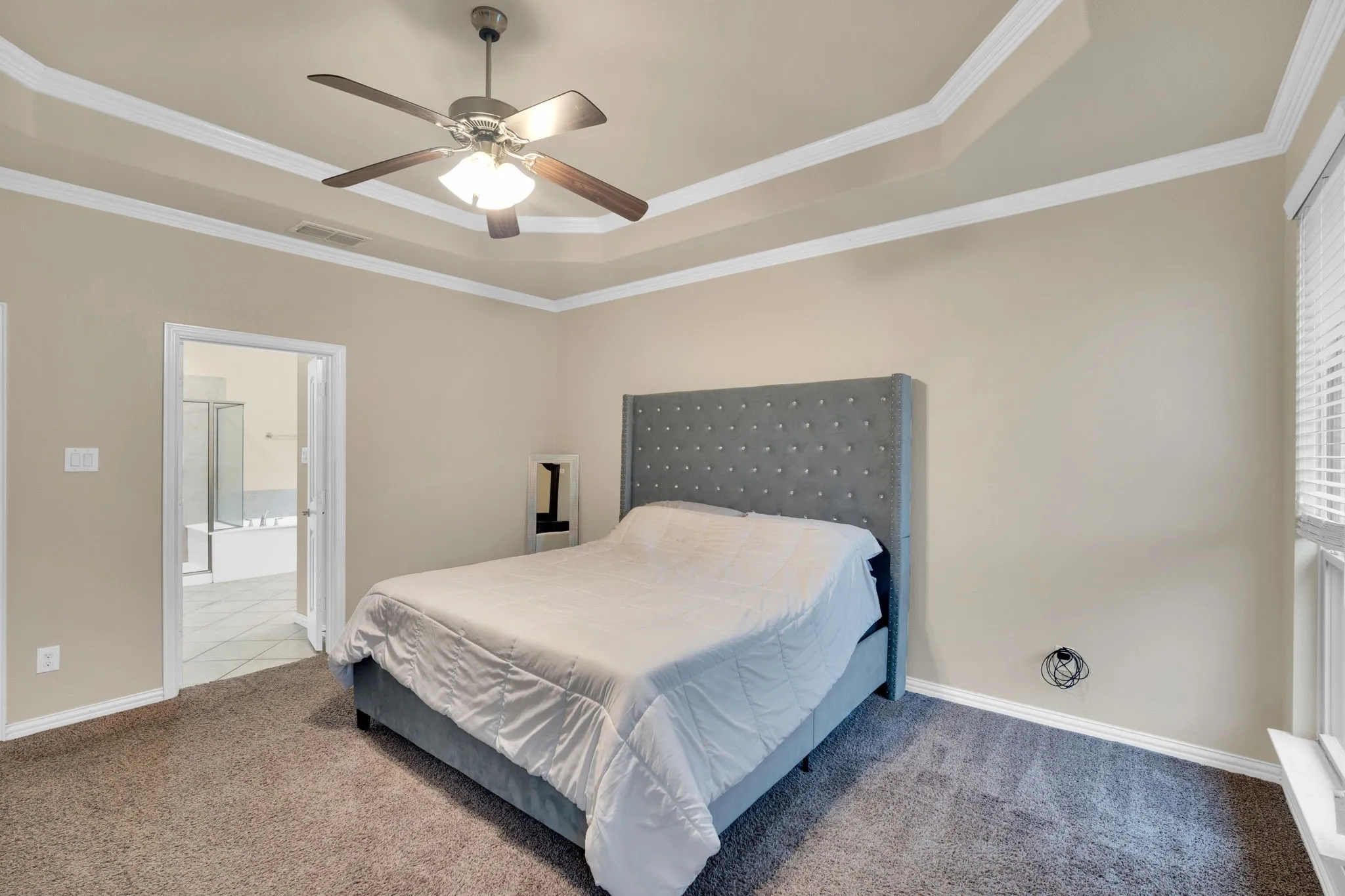 Single Family Residence For Sale in Ellis County , 417 Ashlawn Drive, Midlothian, Texas 76065, 4 Bedroom, 3 Bathroom, 2 Garage spaces, 2,543 Sqft, built in 2017, Preowned, mls#21254869, Real Estate Agent in Midlothian, Homes For Sale in Ellis county, Homes For Sale in Midlothian, Realtor in Midlothian Texas, Real Estate Brokerage Independent Realty Texas, Luminita Cordes Realtor