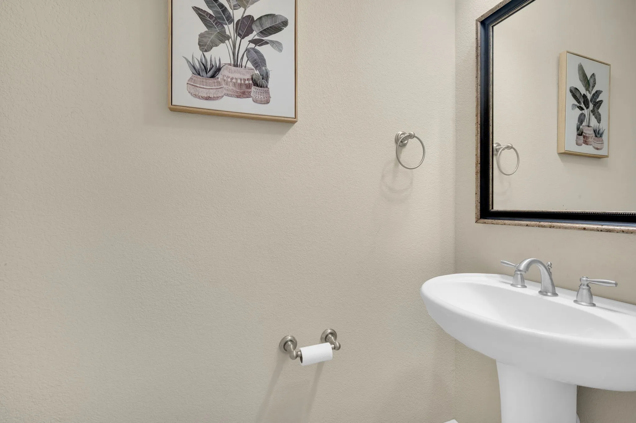 Single Family Residence For Sale in Ellis County , 417 Ashlawn Drive, Midlothian, Texas 76065, 4 Bedroom, 3 Bathroom, 2 Garage spaces, 2,543 Sqft, built in 2017, Preowned, mls#21254869, Real Estate Agent in Midlothian, Homes For Sale in Ellis county, Homes For Sale in Midlothian, Realtor in Midlothian Texas, Real Estate Brokerage Independent Realty Texas, Luminita Cordes Realtor