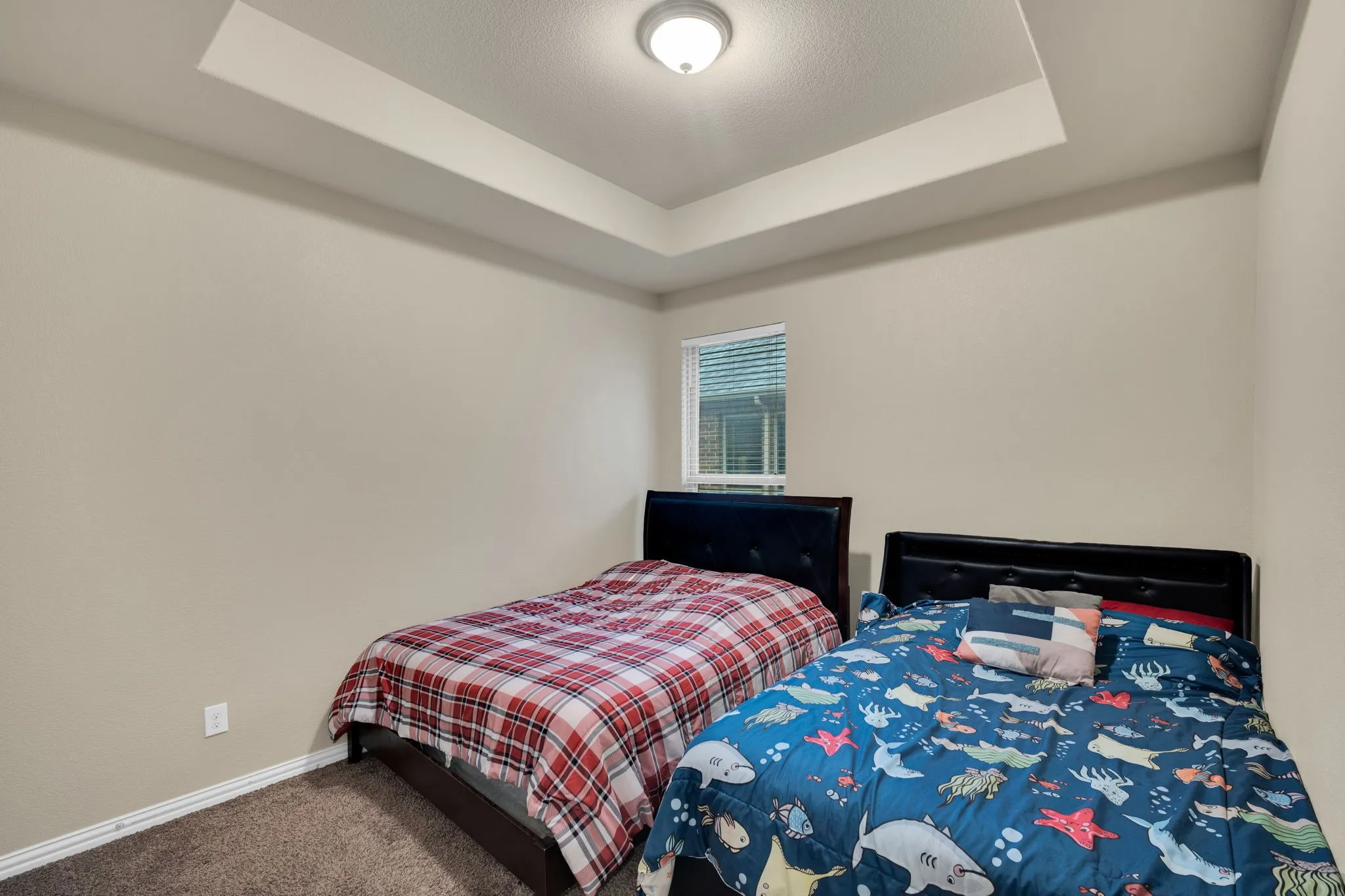 Single Family Residence For Sale in Ellis County , 417 Ashlawn Drive, Midlothian, Texas 76065, 4 Bedroom, 3 Bathroom, 2 Garage spaces, 2,543 Sqft, built in 2017, Preowned, mls#21254869, Real Estate Agent in Midlothian, Homes For Sale in Ellis county, Homes For Sale in Midlothian, Realtor in Midlothian Texas, Real Estate Brokerage Independent Realty Texas, Luminita Cordes Realtor