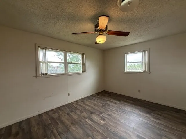 Single Family Residence For Sale in Nolan County , 5026 N Interstate 20, Sweetwater, Texas 79556, 4 Bedroom, 4 Bathroom, 2 Garage spaces, 2,700 Sqft, built in 2005, Preowned, mls#21260937, Real Estate Agent in Sweetwater, Homes For Sale in Nolan county, Homes For Sale in Sweetwater, Realtor in Sweetwater Texas, Real Estate Brokerage Independent Realty Texas, Luminita Cordes Realtor