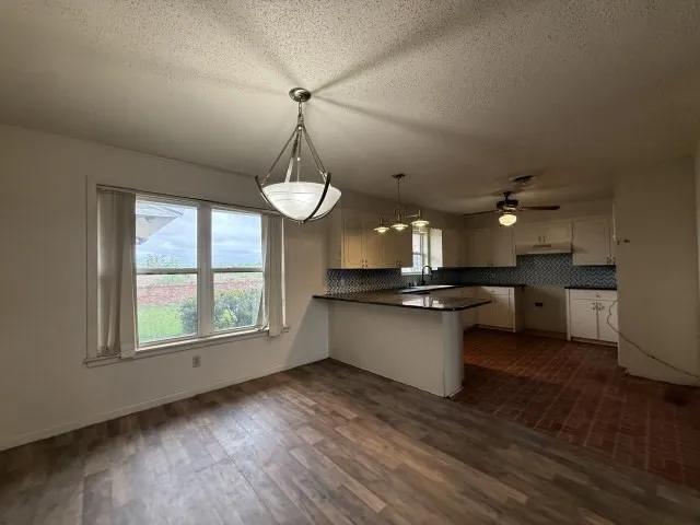 Single Family Residence For Sale in Nolan County , 5026 N Interstate 20, Sweetwater, Texas 79556, 4 Bedroom, 4 Bathroom, 2 Garage spaces, 2,700 Sqft, built in 2005, Preowned, mls#21260937, Real Estate Agent in Sweetwater, Homes For Sale in Nolan county, Homes For Sale in Sweetwater, Realtor in Sweetwater Texas, Real Estate Brokerage Independent Realty Texas, Luminita Cordes Realtor