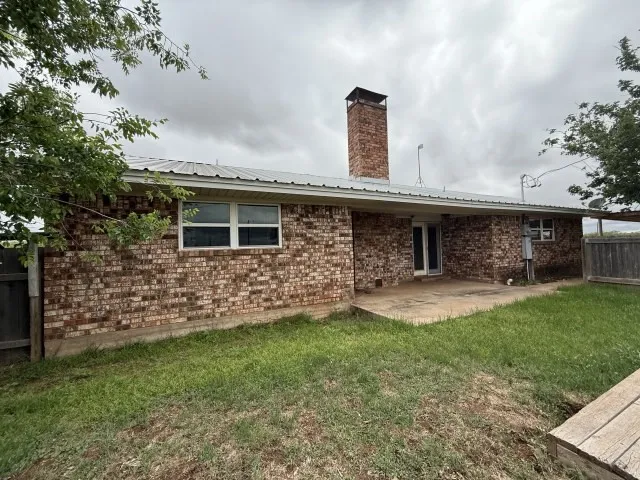 Single Family Residence For Sale in Nolan County , 5026 N Interstate 20, Sweetwater, Texas 79556, 4 Bedroom, 4 Bathroom, 2 Garage spaces, 2,700 Sqft, built in 2005, Preowned, mls#21260937, Real Estate Agent in Sweetwater, Homes For Sale in Nolan county, Homes For Sale in Sweetwater, Realtor in Sweetwater Texas, Real Estate Brokerage Independent Realty Texas, Luminita Cordes Realtor