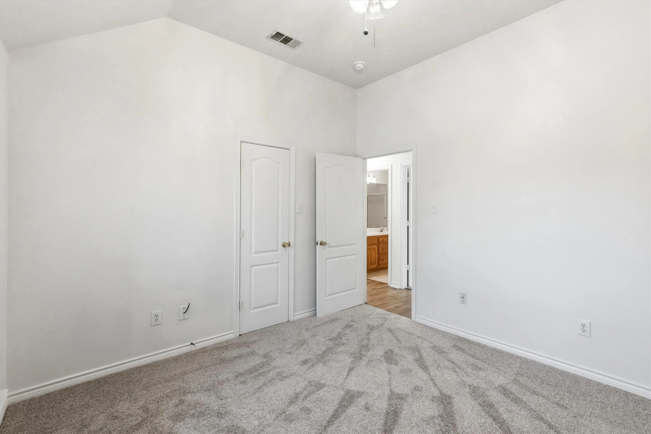 Single Family Residence For Sale in Dallas County , 6318 Ahnee Drive, Rowlett, Texas 75089, 4 Bedrooms, 2 Bathrooms, 2 Garage spaces, 1,996 Sqft, built in 1996, Price $398,000, mls#21256671, Real Estate Agent in Rowlett, Homes For Sale in Dallas county, Homes For Sale in Rowlett, Realtor in Rowlett Texas, Real Estate Brokerage Independent Realty Texas, Luminita Cordes Realtor