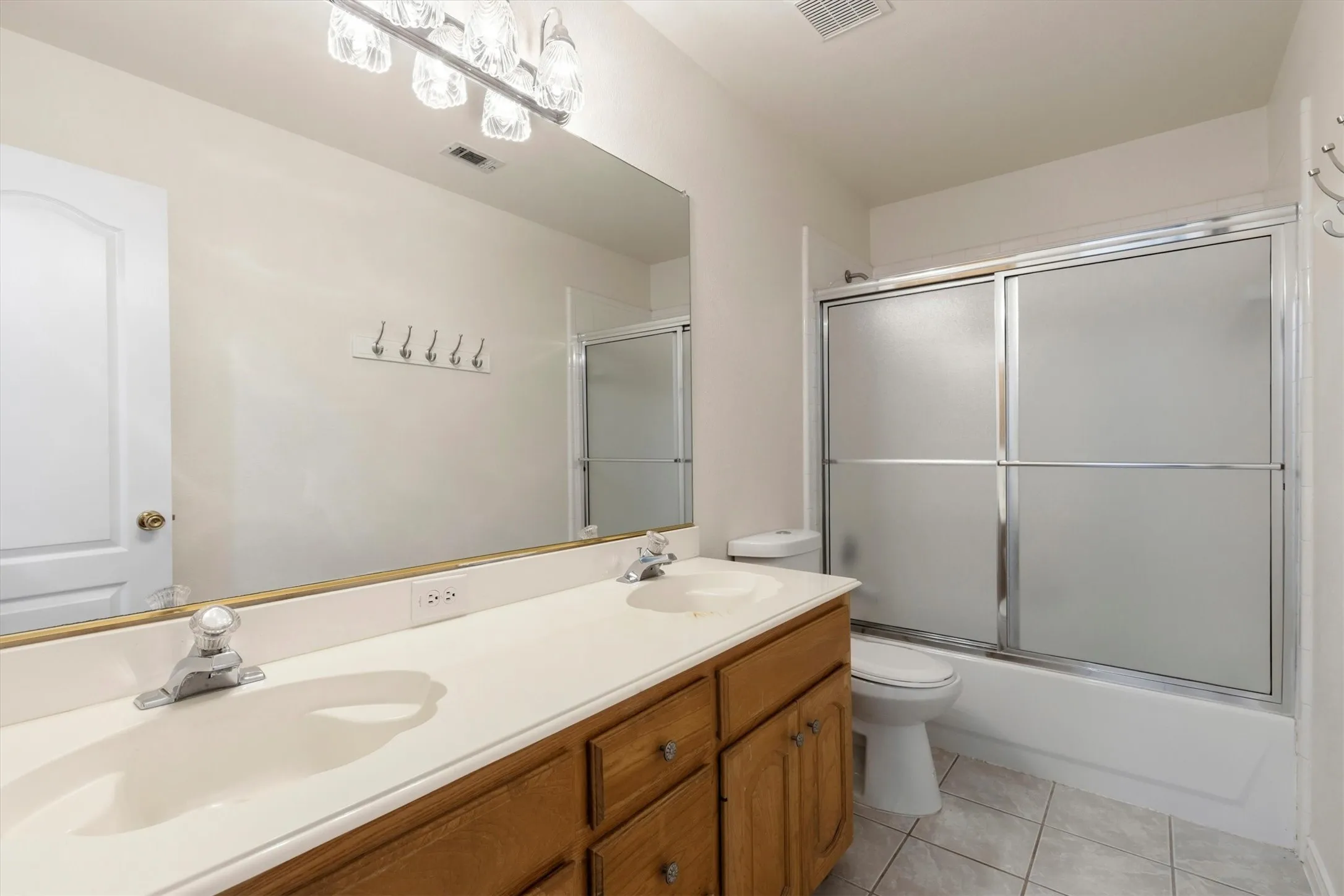 Single Family Residence For Sale in Dallas County , 6318 Ahnee Drive, Rowlett, Texas 75089, 4 Bedrooms, 2 Bathrooms, 2 Garage spaces, 1,996 Sqft, built in 1996, Price $398,000, mls#21256671, Real Estate Agent in Rowlett, Homes For Sale in Dallas county, Homes For Sale in Rowlett, Realtor in Rowlett Texas, Real Estate Brokerage Independent Realty Texas, Luminita Cordes Realtor