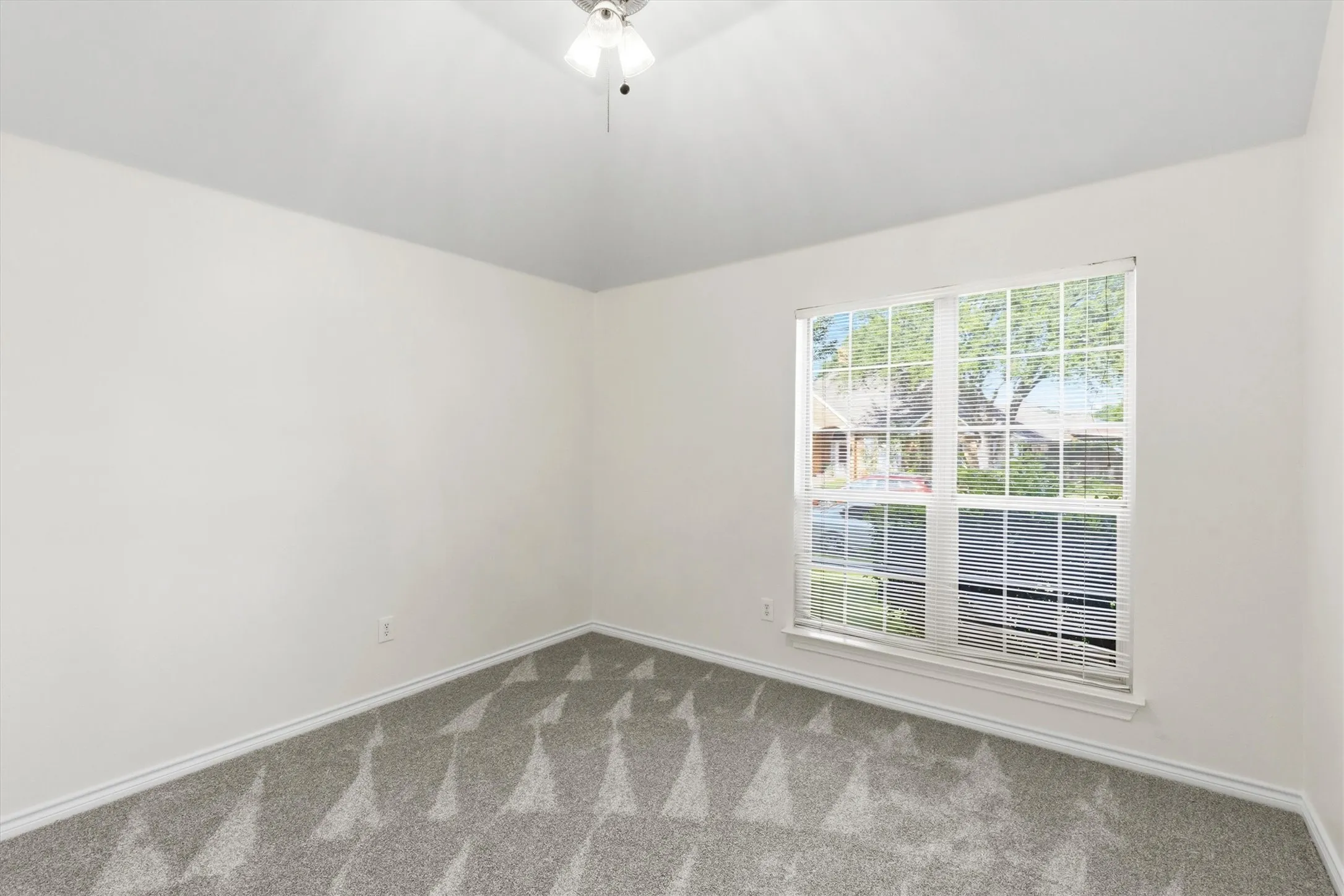 Single Family Residence For Sale in Dallas County , 6318 Ahnee Drive, Rowlett, Texas 75089, 4 Bedrooms, 2 Bathrooms, 2 Garage spaces, 1,996 Sqft, built in 1996, Price $398,000, mls#21256671, Real Estate Agent in Rowlett, Homes For Sale in Dallas county, Homes For Sale in Rowlett, Realtor in Rowlett Texas, Real Estate Brokerage Independent Realty Texas, Luminita Cordes Realtor