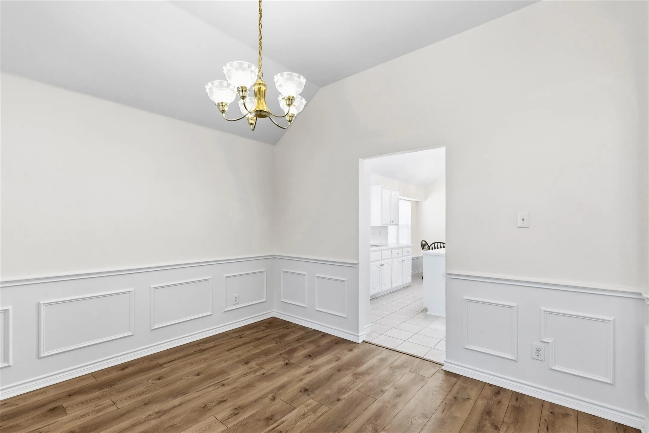 Single Family Residence For Sale in Dallas County , 6318 Ahnee Drive, Rowlett, Texas 75089, 4 Bedrooms, 2 Bathrooms, 2 Garage spaces, 1,996 Sqft, built in 1996, Price $398,000, mls#21256671, Real Estate Agent in Rowlett, Homes For Sale in Dallas county, Homes For Sale in Rowlett, Realtor in Rowlett Texas, Real Estate Brokerage Independent Realty Texas, Luminita Cordes Realtor