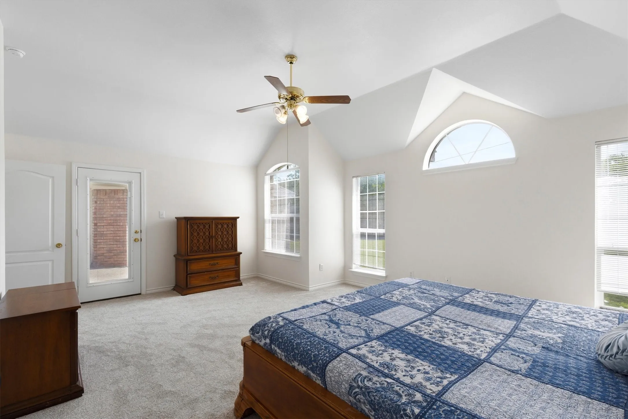 Single Family Residence For Sale in Dallas County , 6318 Ahnee Drive, Rowlett, Texas 75089, 4 Bedrooms, 2 Bathrooms, 2 Garage spaces, 1,996 Sqft, built in 1996, Price $398,000, mls#21256671, Real Estate Agent in Rowlett, Homes For Sale in Dallas county, Homes For Sale in Rowlett, Realtor in Rowlett Texas, Real Estate Brokerage Independent Realty Texas, Luminita Cordes Realtor