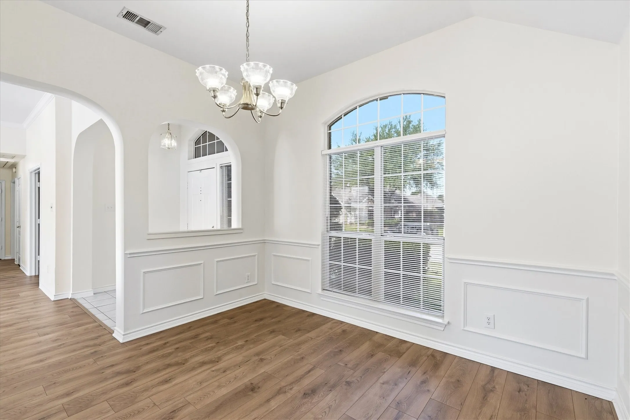 Single Family Residence For Sale in Dallas County , 6318 Ahnee Drive, Rowlett, Texas 75089, 4 Bedrooms, 2 Bathrooms, 2 Garage spaces, 1,996 Sqft, built in 1996, Price $398,000, mls#21256671, Real Estate Agent in Rowlett, Homes For Sale in Dallas county, Homes For Sale in Rowlett, Realtor in Rowlett Texas, Real Estate Brokerage Independent Realty Texas, Luminita Cordes Realtor