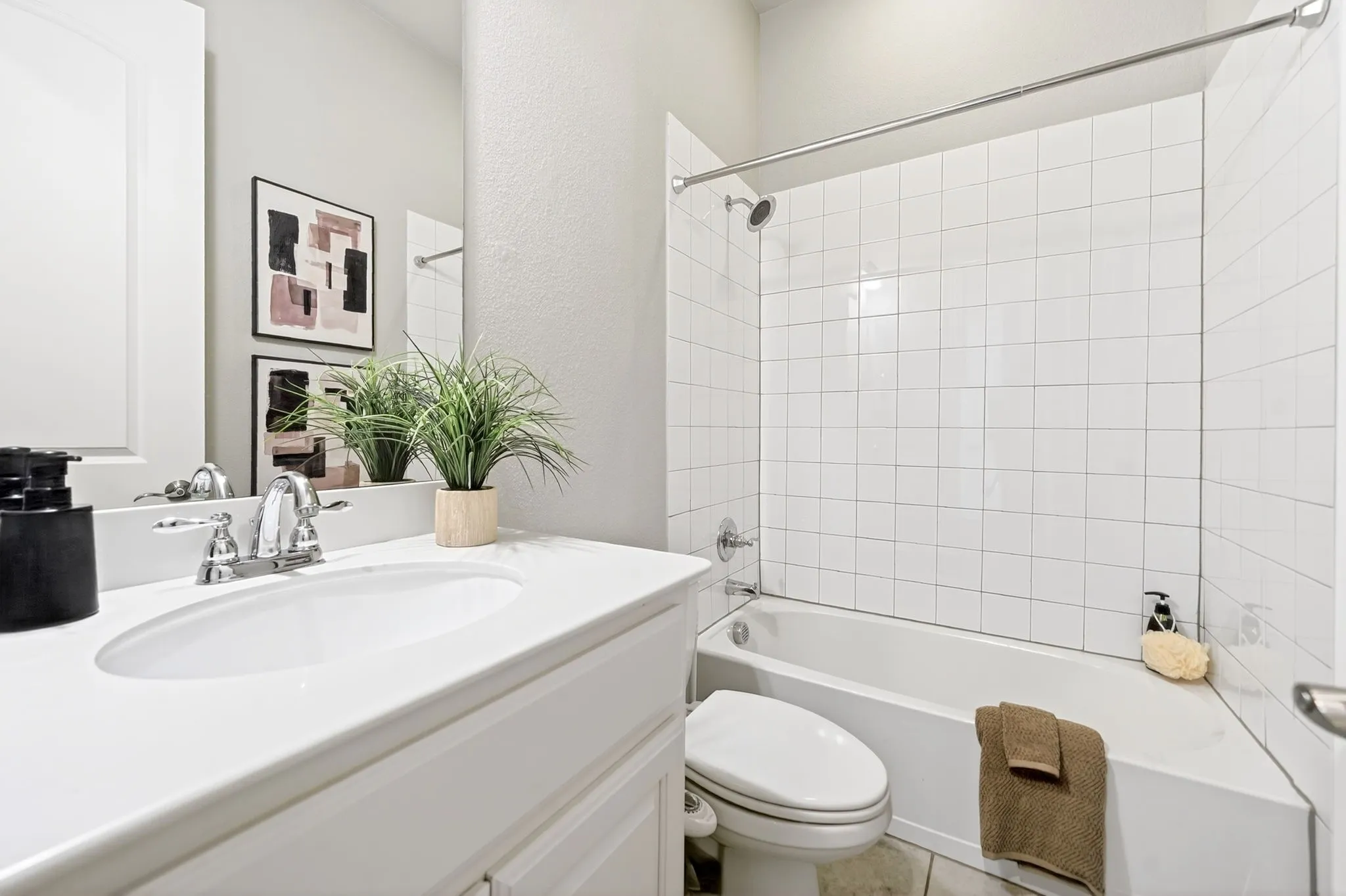 Single Family Residence For Sale in Dallas County , 6409 Long Green Street, Rowlett, Texas 75089, 4 Bedroom, 3 Bathroom, 2 Garage spaces, 2,232 Sqft, built in 2018, mls#21260961, Real Estate Agent in Rowlett, Homes For Sale in Dallas county, Homes For Sale in Rowlett, Realtor in Rowlett Texas, Real Estate Brokerage Independent Realty Texas, Luminita Cordes Realtor