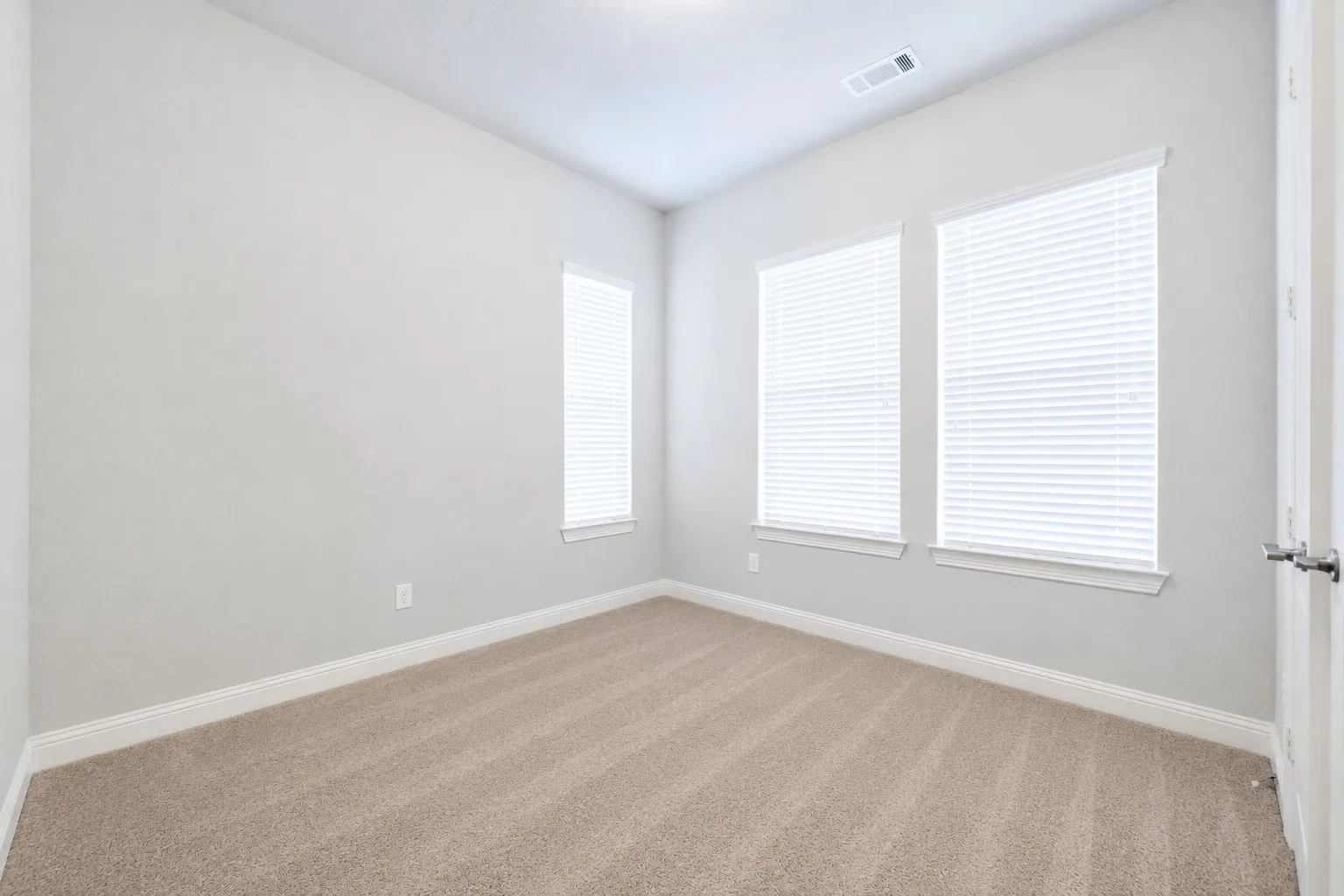 Single Family Residence For Sale in Dallas County , 6409 Long Green Street, Rowlett, Texas 75089, 4 Bedroom, 3 Bathroom, 2 Garage spaces, 2,232 Sqft, built in 2018, mls#21260961, Real Estate Agent in Rowlett, Homes For Sale in Dallas county, Homes For Sale in Rowlett, Realtor in Rowlett Texas, Real Estate Brokerage Independent Realty Texas, Luminita Cordes Realtor