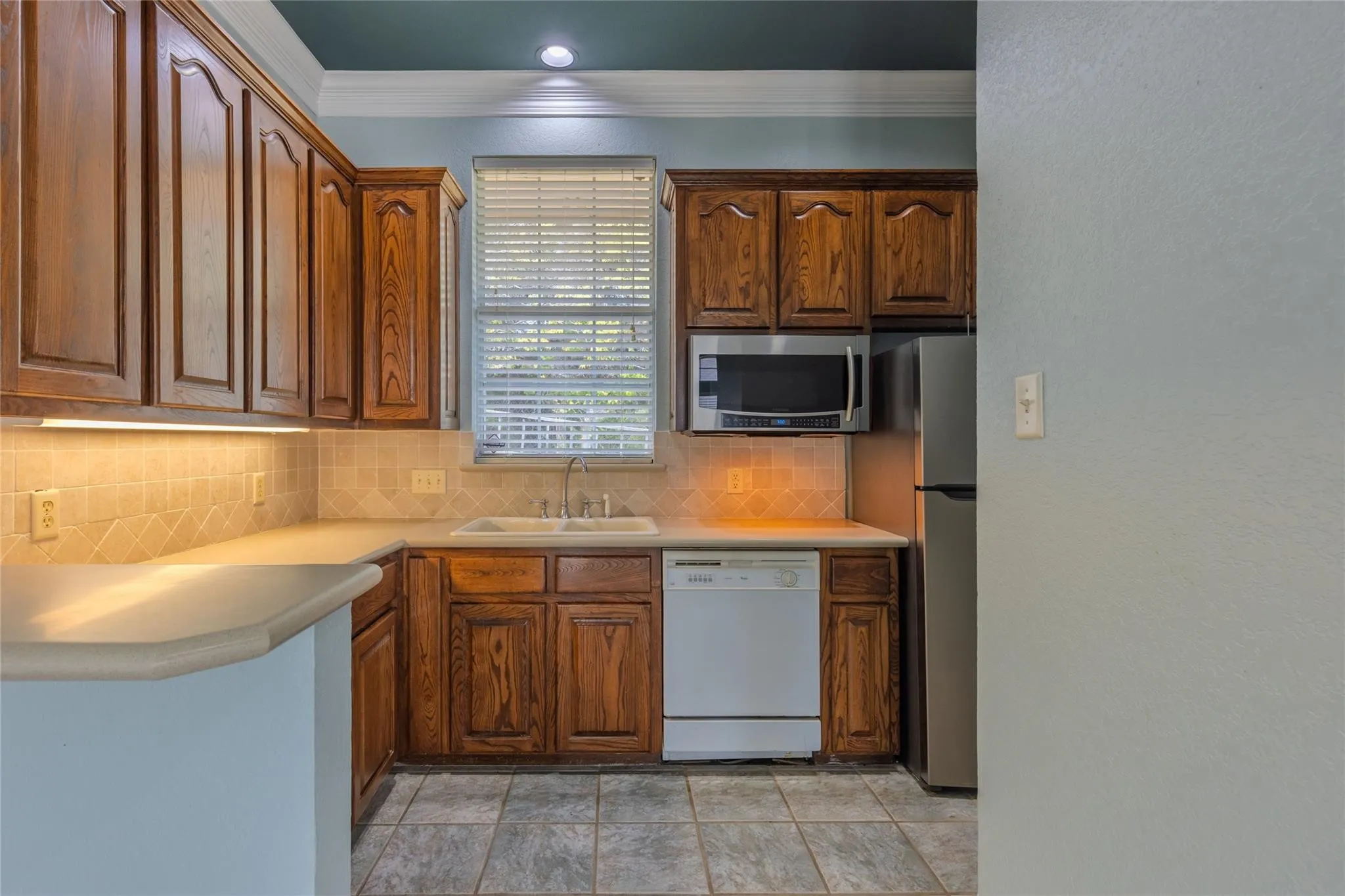 Single Family Residence For Sale in Hunt County , 6400 Creekside Drive, Greenville, Texas 75402, 5 Bedroom, 5 Bathroom, 3 Garage spaces, 4,435 Sqft, built in 1990, Preowned, Price $549,650, mls#21260952, Real Estate Agent in Greenville, Homes For Sale in Hunt county, Homes For Sale in Greenville, Realtor in Greenville Texas, Real Estate Brokerage Independent Realty Texas, Luminita Cordes Realtor