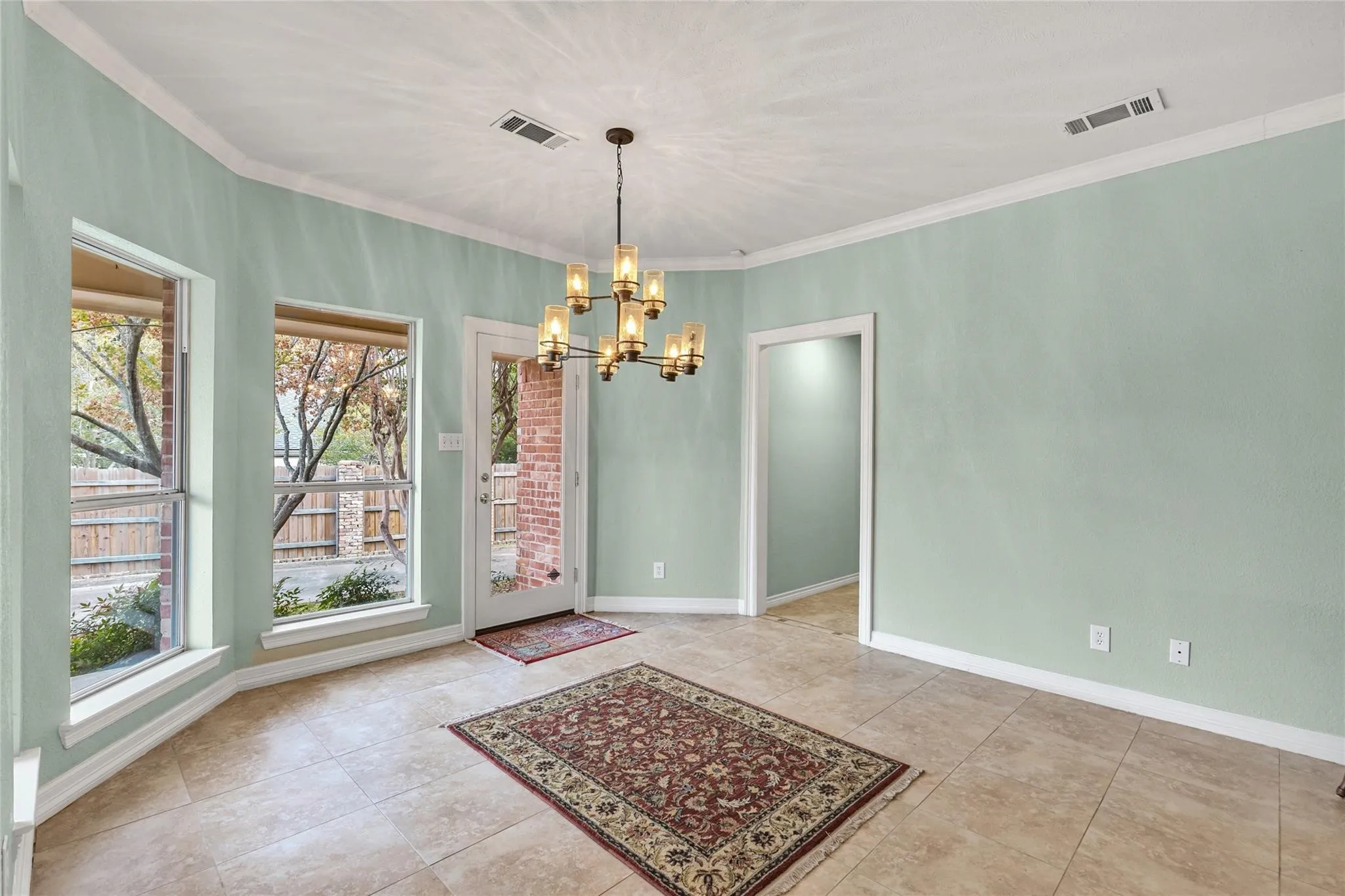 Single Family Residence For Sale in Hunt County , 6400 Creekside Drive, Greenville, Texas 75402, 5 Bedroom, 5 Bathroom, 3 Garage spaces, 4,435 Sqft, built in 1990, Preowned, Price $549,650, mls#21260952, Real Estate Agent in Greenville, Homes For Sale in Hunt county, Homes For Sale in Greenville, Realtor in Greenville Texas, Real Estate Brokerage Independent Realty Texas, Luminita Cordes Realtor